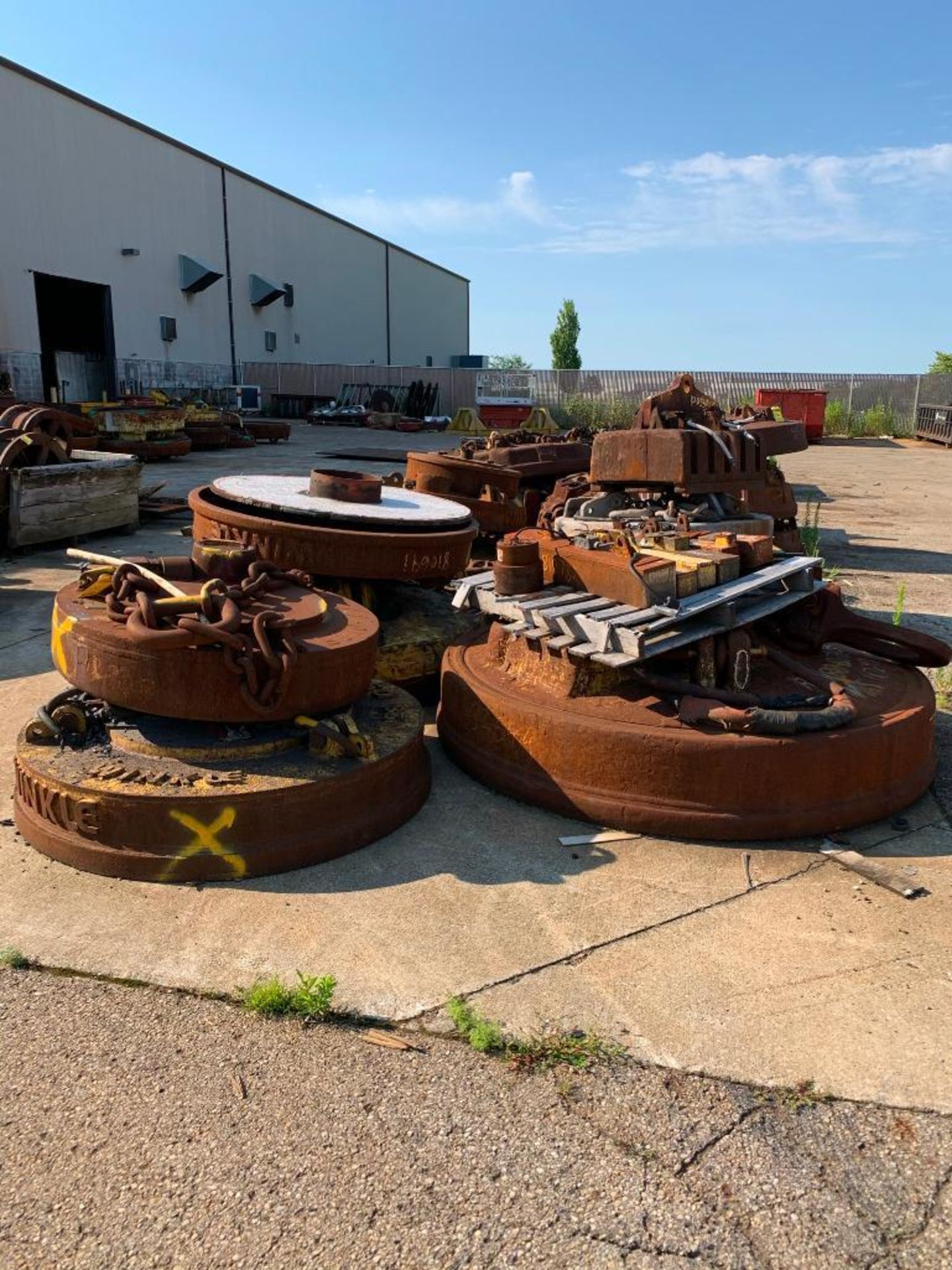 LARGE LOT OF COPPER AND ALUMINUM MAGNETS (OUT OF SERVICE) - Image 5 of 14