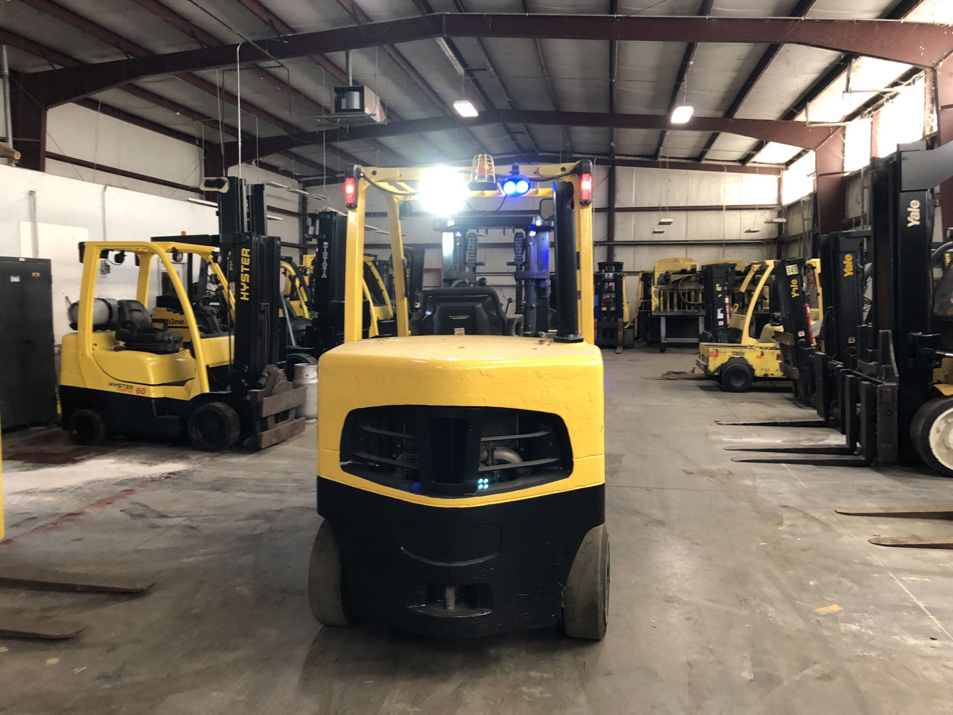 2017 HYSTER 15,000 LB. CAPACITY FORKLIFT, MODEL S155FT, SOLID TIRES, 2-STAGE MAST ***(LOCATED IN HAM - Image 7 of 12