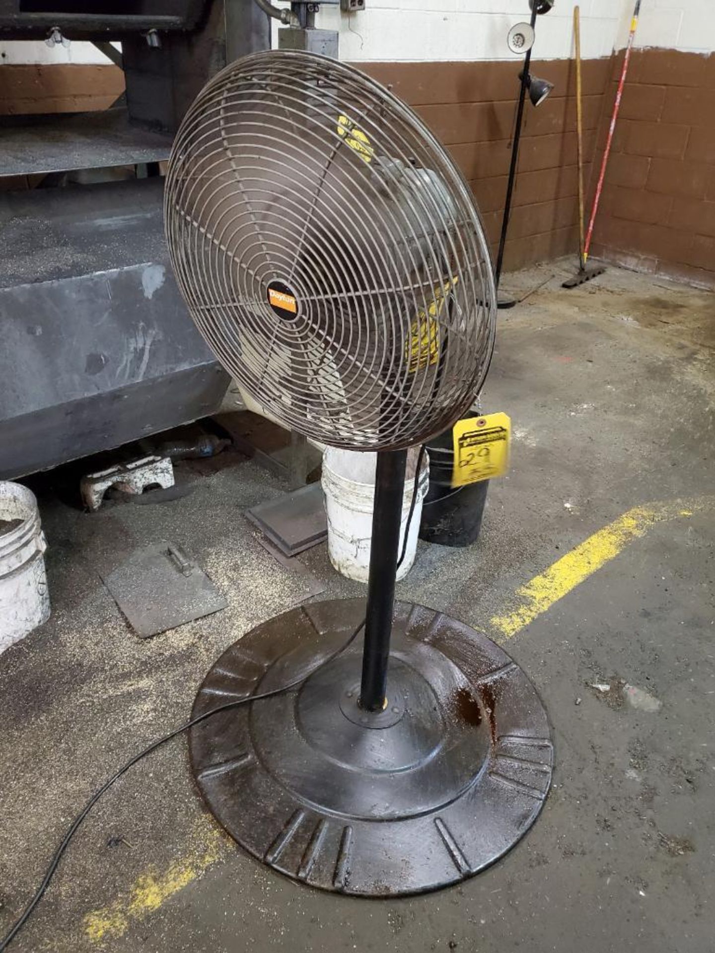 (5) INDUSTRIAL AND ASSORTED PEDESTAL FANS