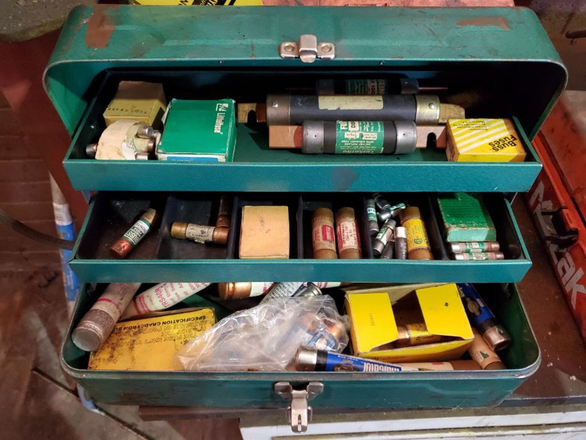 19" STANLEY TOOLBOX & (3) ASSORTED TOOLBOXES WITH LEVEL, GAUGES, ELECTRICAL CONNECTORS, ALLEN - Image 6 of 8