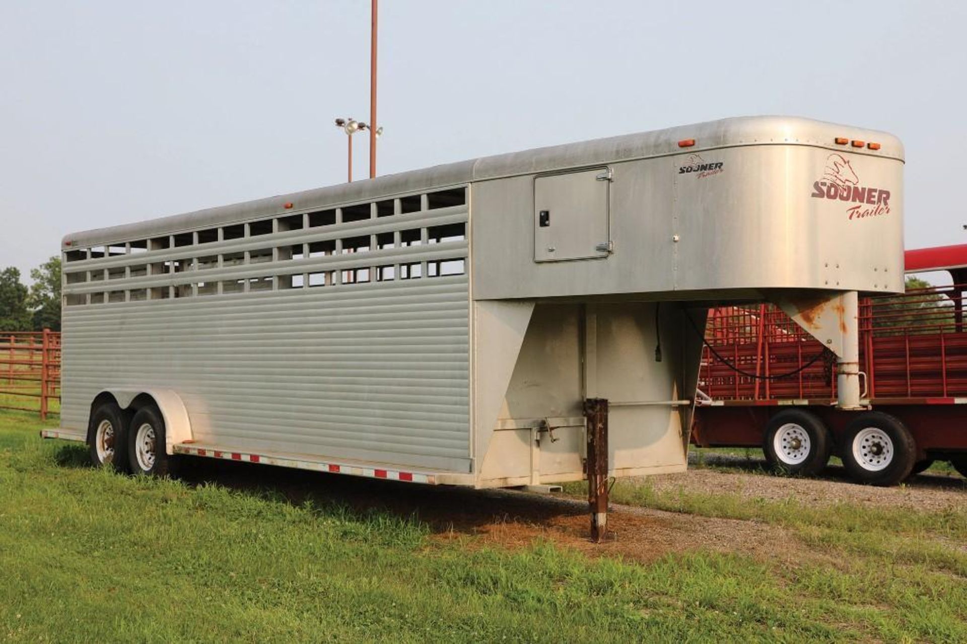 SOONER Aluminum 24' Stock Trailers, (2) Divider Gates - Image 2 of 3