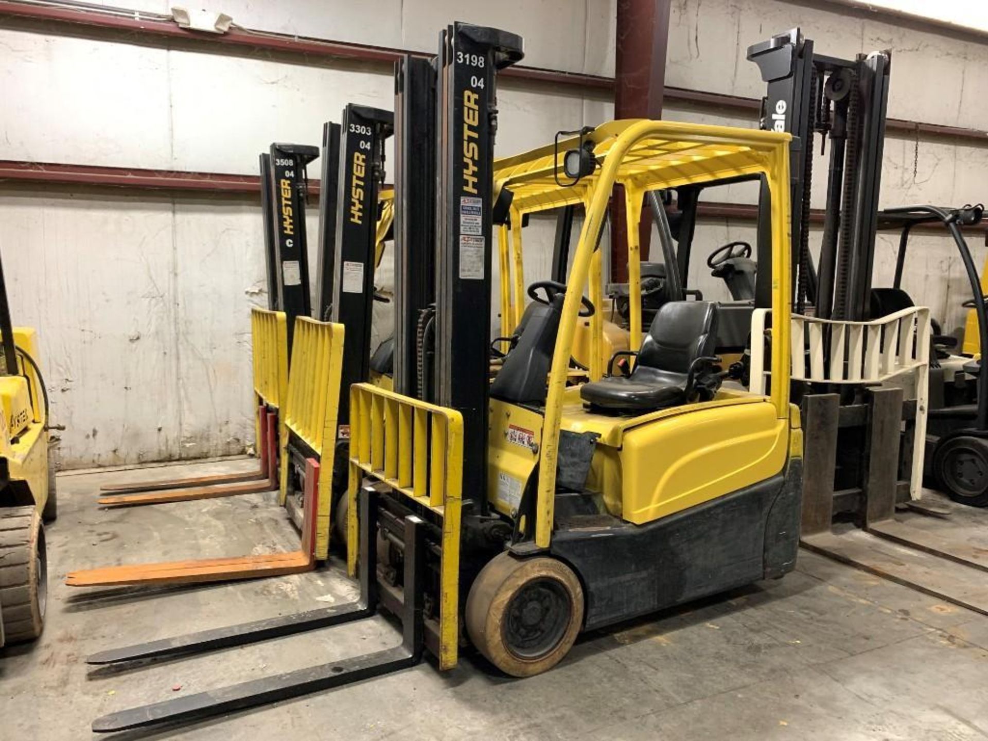 2015 HYSTER 4,000-LB. CAPACITY 3-WHEEL FORKLIFT, MODEL J40XNT, S/N K160N04986N, W/ 36-VOLT