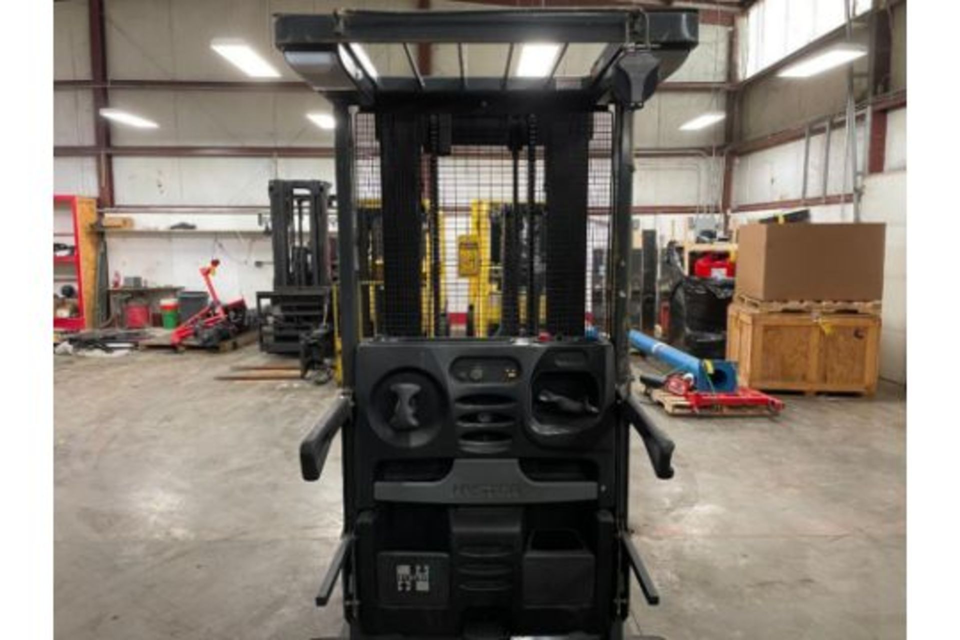 2006 HYSTER 3,000-LB. ORDER PICKER, MODEL R30XM2, S/N D174N03396D, 24-VOLT, DOES NOT HAVE A BATTERY, - Image 2 of 4