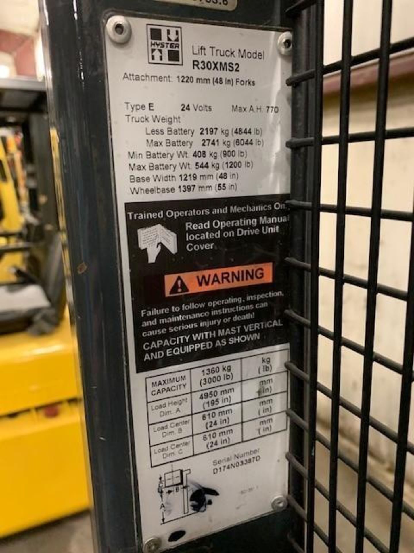 2006 HYSTER 3,000-LB. ORDER PICKER, MODEL R30XM2, S/N D174N03387D, 24-VOLT, DOES NOT HAVE A BATTERY, - Image 5 of 6