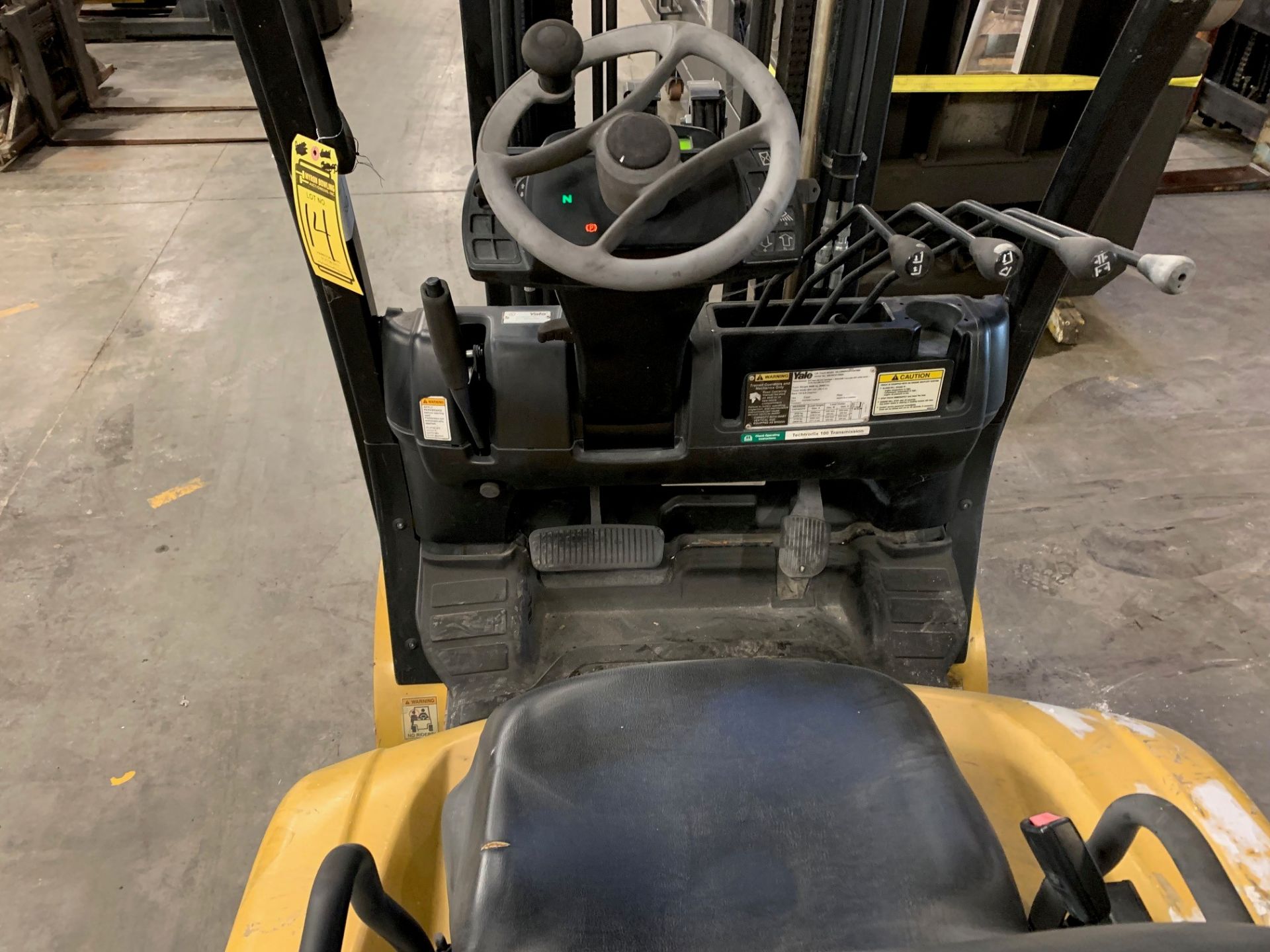 2012 YALE 5,000-LB. CAPACITY FORKLIFT, MODEL GLC050VX, S/N A910V21390K, LPG, LEVER SHIFT - Image 5 of 5