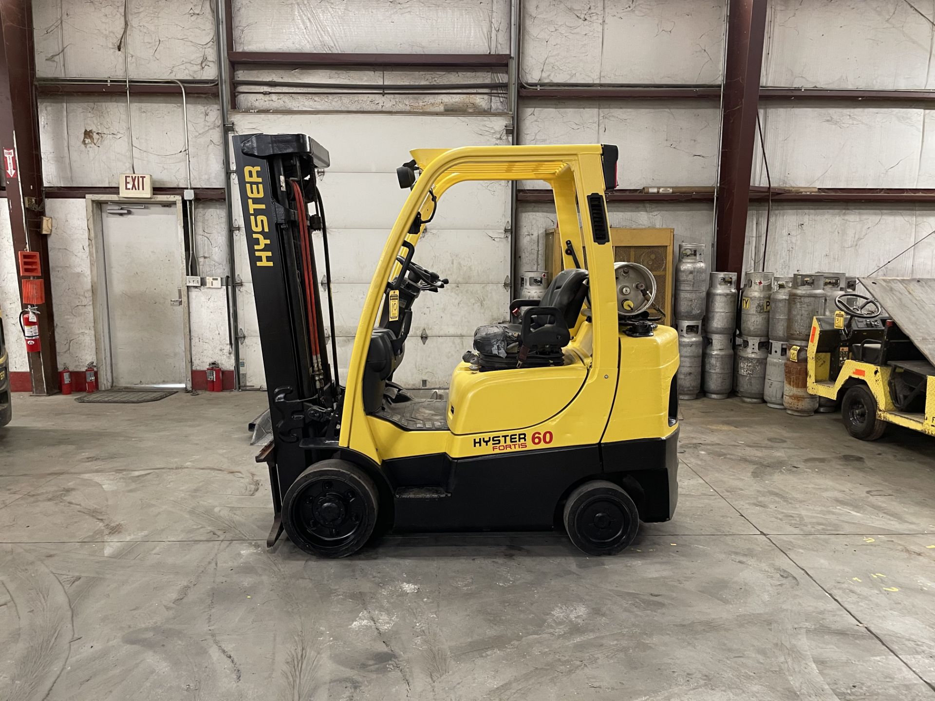 2016 HYSTER 6,000-LB. CAPACITY FORKLIFT, MODEL S60FT, S/N H187V05937P, LPG, SOLID TIRES, 3-STAGE