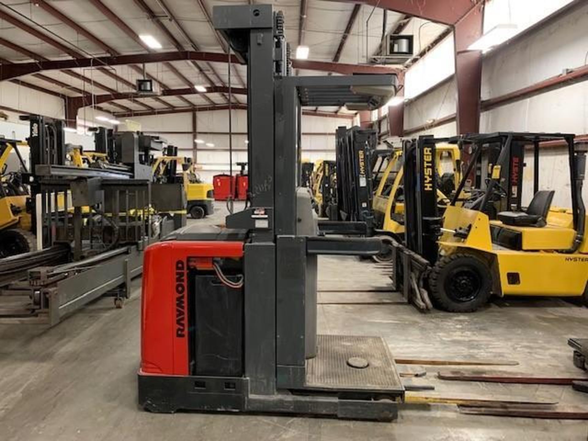 2007 RAYMOND 3,000-ON. CAPACITY ORDER PICKER, MODEL 520-OPC30TT, S/N 520-07-02214, 24-VOLT - Image 2 of 10