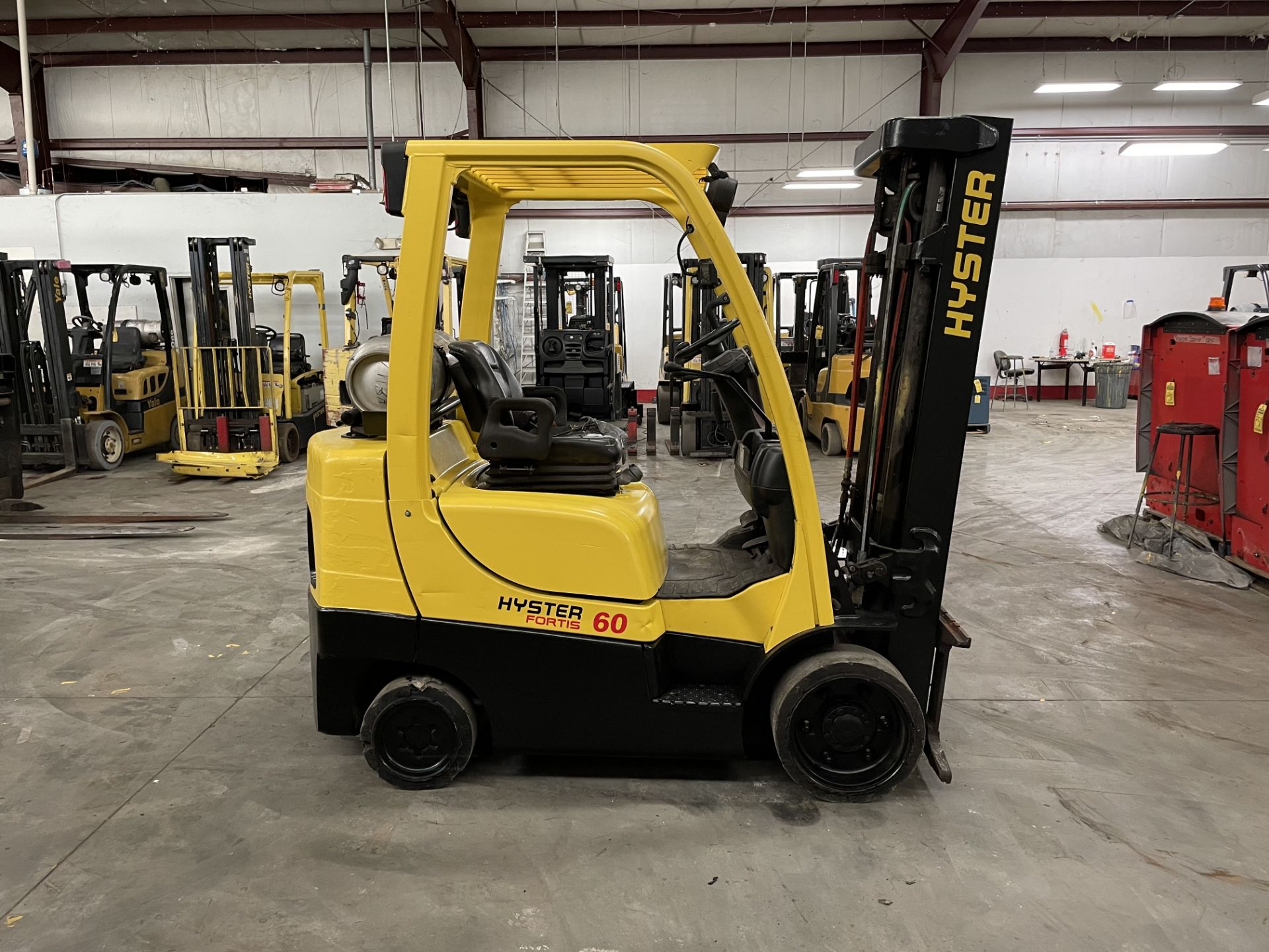 2016 HYSTER 6,000-LB. CAPACITY FORKLIFT, MODEL S60FT, S/N H187V05937P, LPG, SOLID TIRES, 3-STAGE - Image 3 of 5