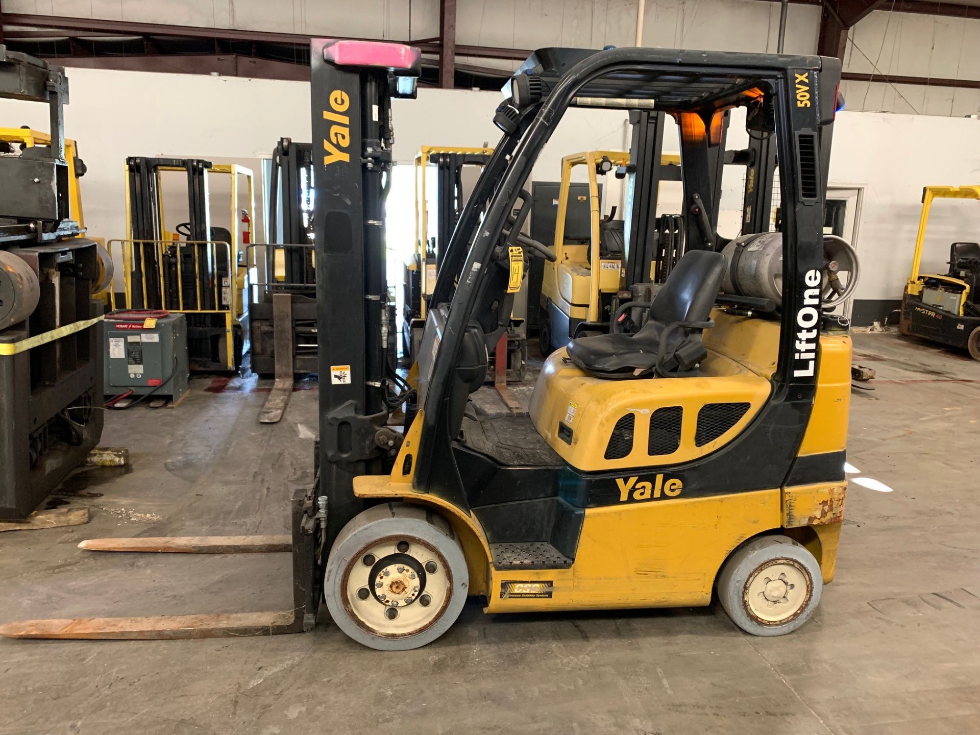 2012 YALE 5,000-LB. CAPACITY FORKLIFT, MODEL GLC050VX, S/N A910V21390K, LPG, LEVER SHIFT