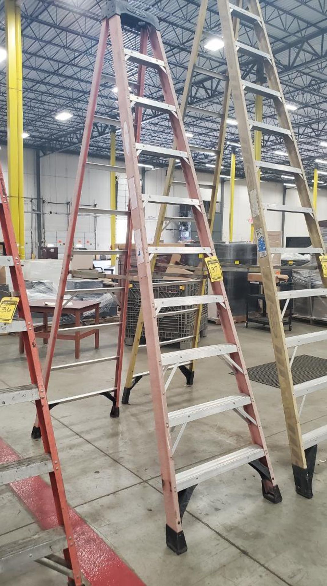 WERNER 10' ALUMINUM LADDER