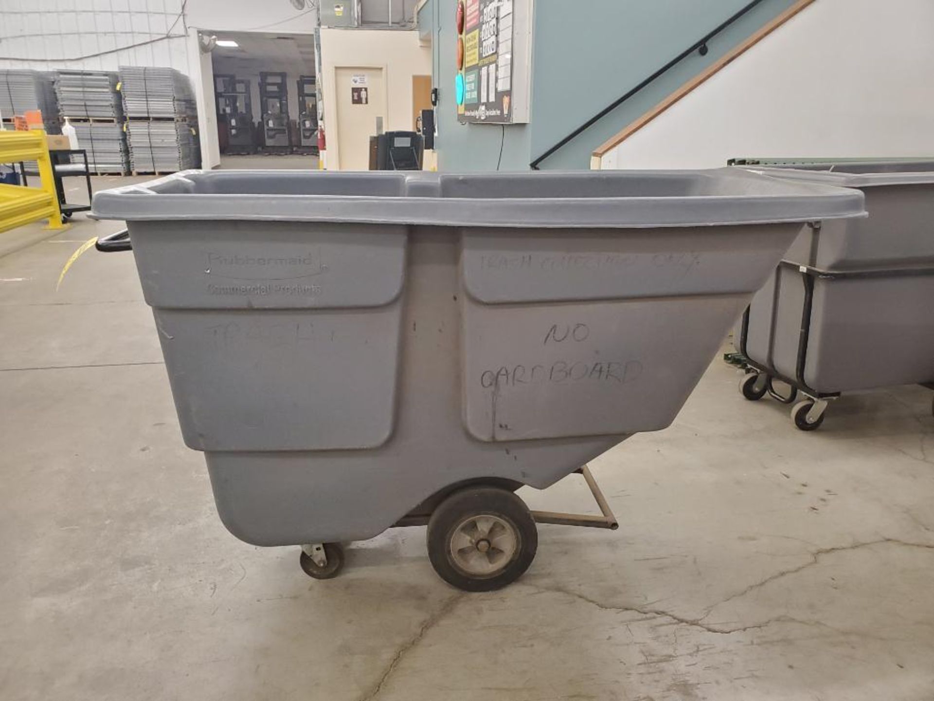 GLOBAL 1-CUBIC YARD PLASTIC TRASH HOPPER