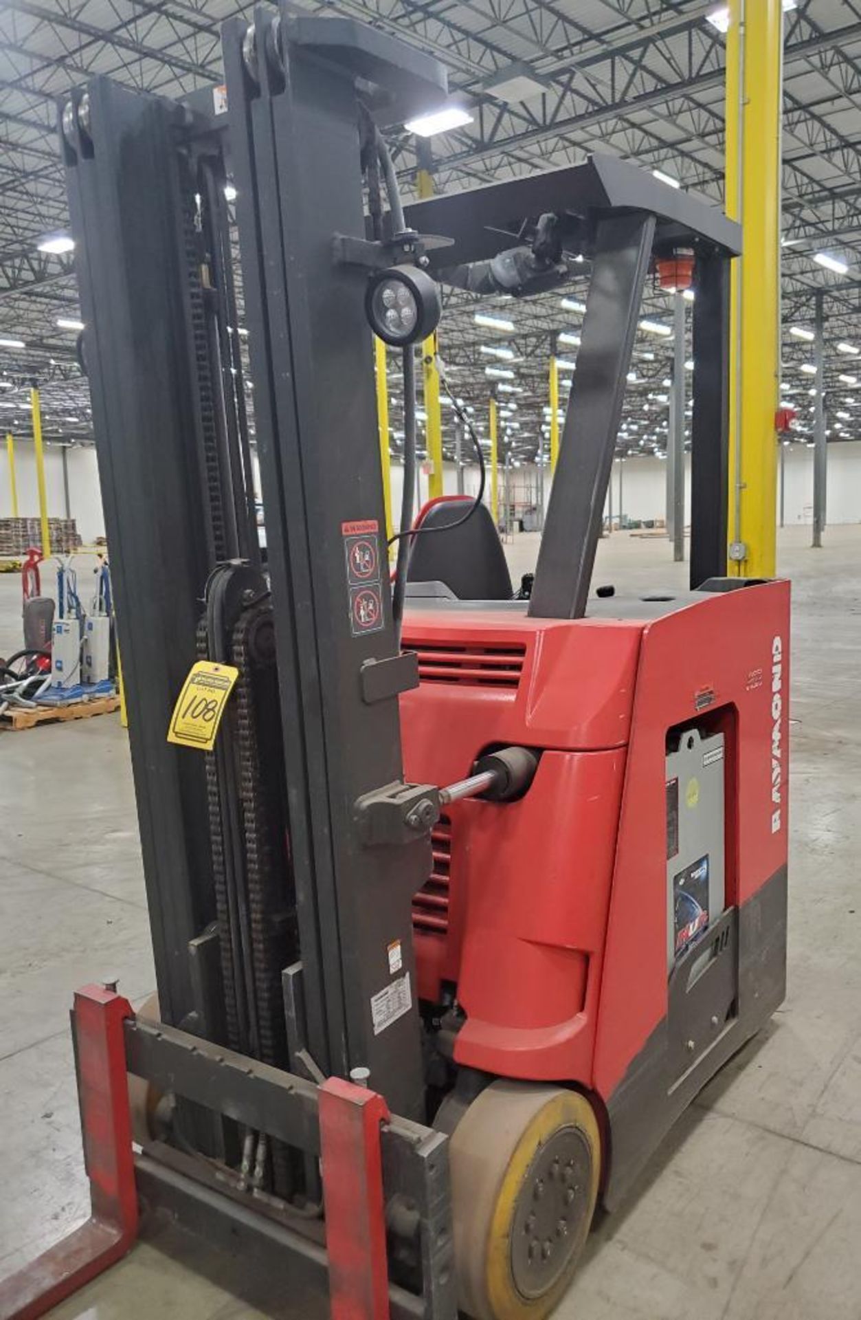 2014 RAYMOND ORDER PICKER; MODEL 415-C35TT, S/N 415-14-44015, WITH IWAREHOUSE MONITOR ATTACHMENT - Image 4 of 7