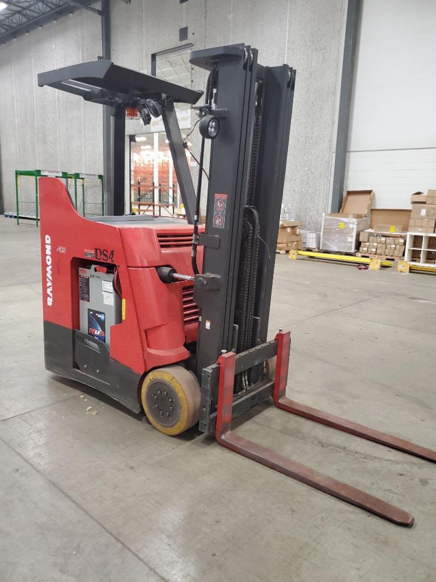 2014 RAYMOND ORDER PICKER; MODEL 415-C35TT, S/N 415-14-44015, WITH IWAREHOUSE MONITOR ATTACHMENT - Image 2 of 7