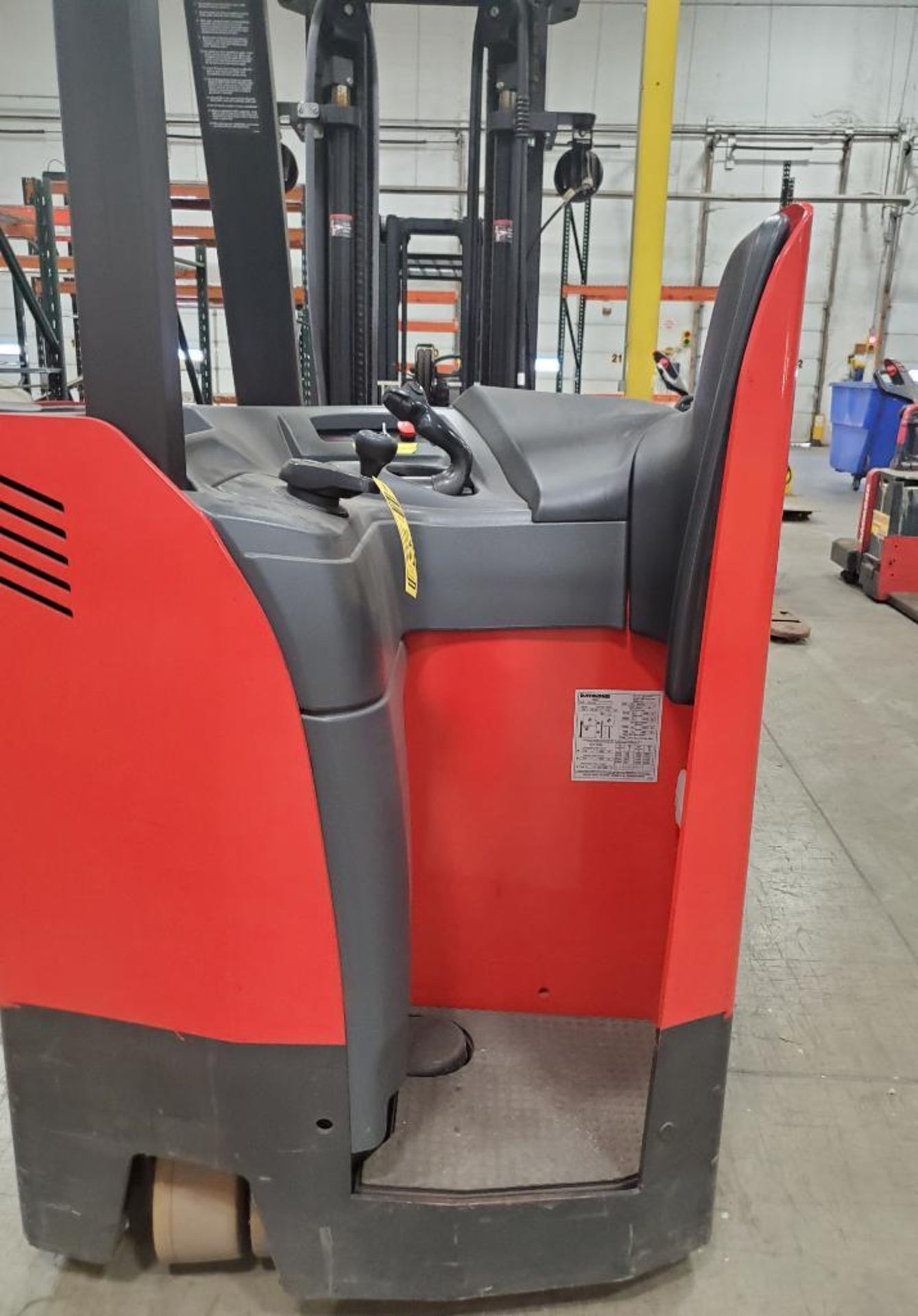 2014 RAYMOND ORDER PICKER; MODEL 415-C35TT, S/N 415-14-44015, WITH IWAREHOUSE MONITOR ATTACHMENT - Image 6 of 7