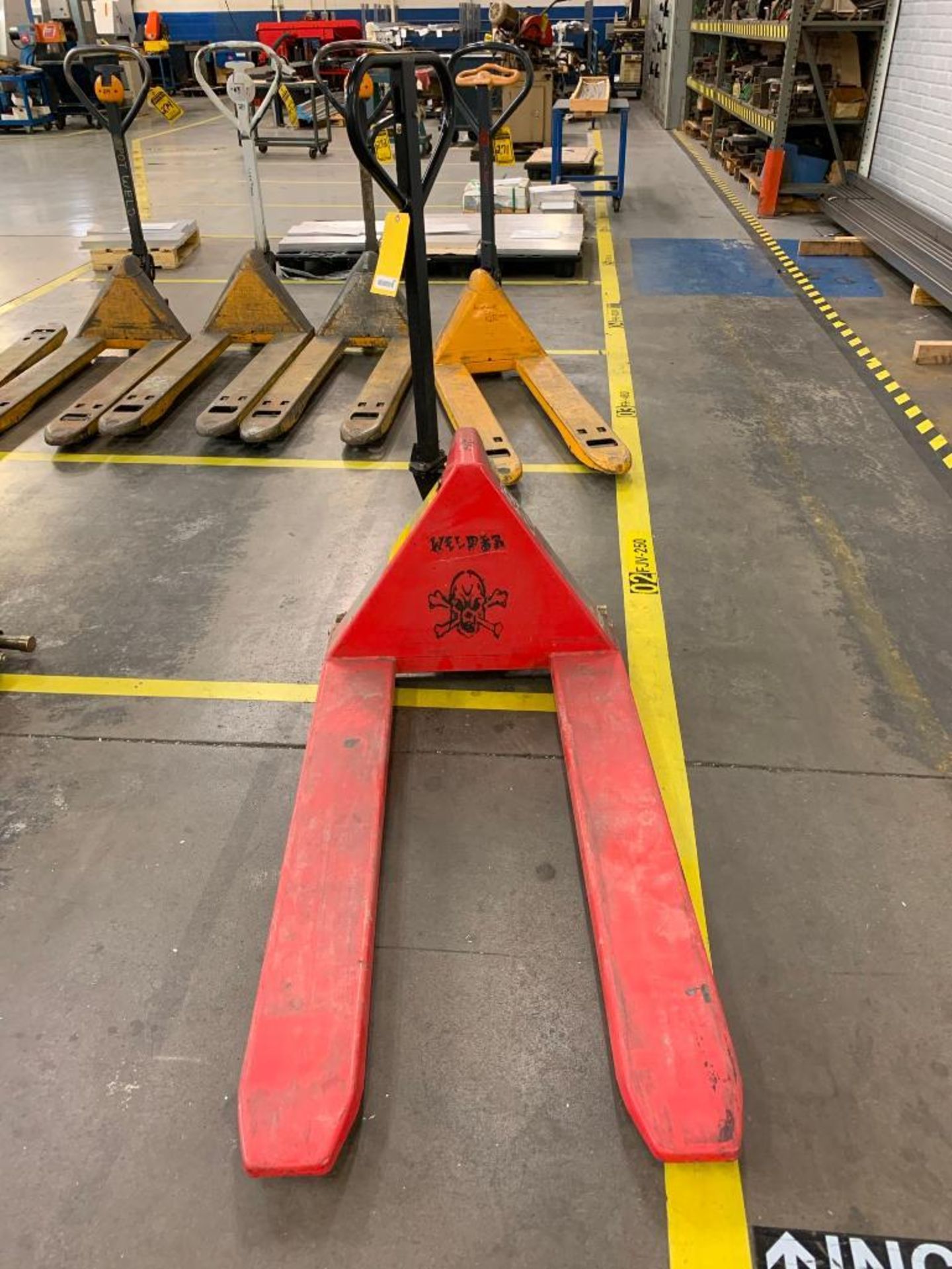 GLOBAL 2,200 LB. CAPACITY PALLET JACK, 31-1/2'' LIFT