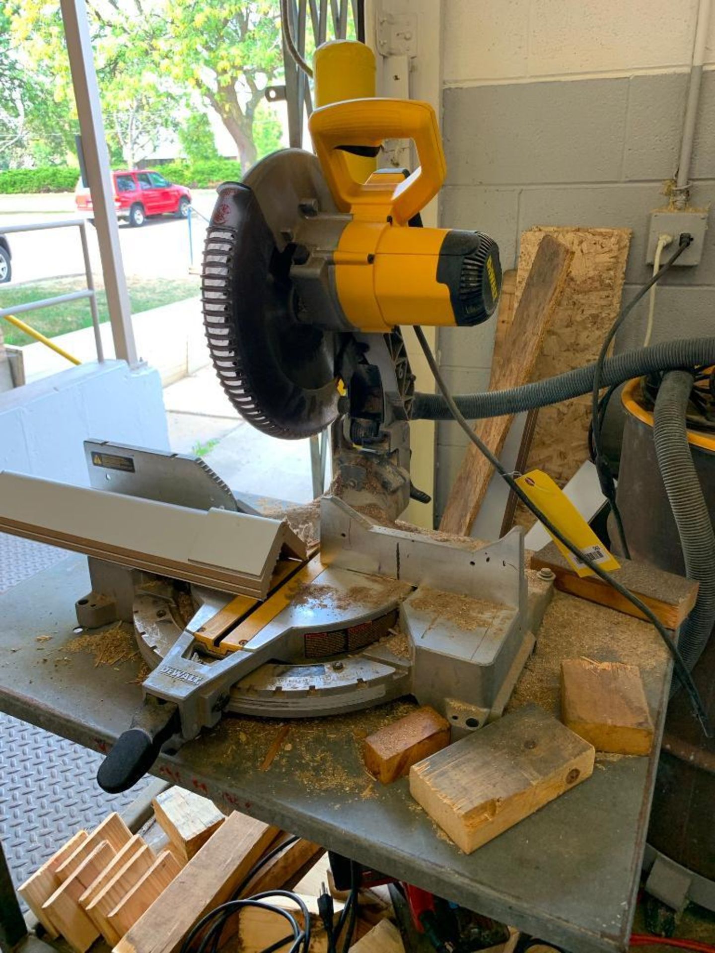 DEWALT DW715 12'' COMPOUND MITER SAW, S/N 367790, W/ SHOP-VAC 2-STAGE DUST COLLECTION & CART