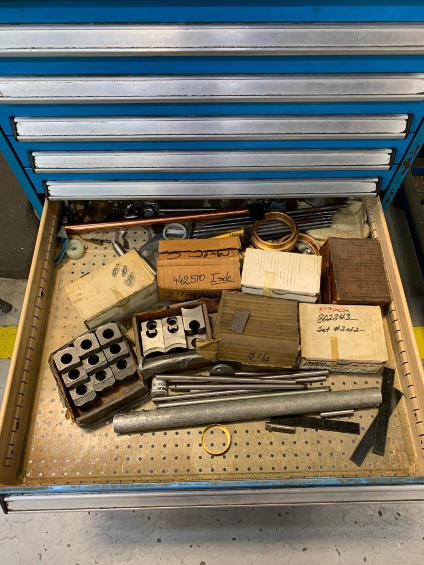 BOTT/KENNEDY TOOL CABINET, OTHER CABINET, CART W/ MAZAK TOOLING, INSERTS - Image 11 of 16
