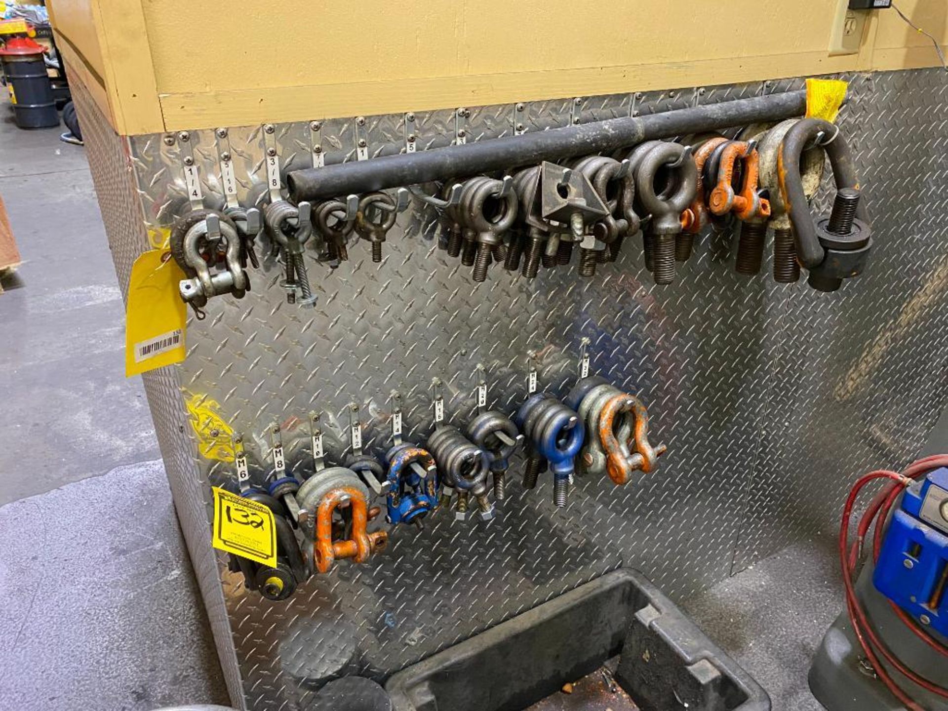 ASSORTED RIGGING I-HOOKS AND CLEVISES