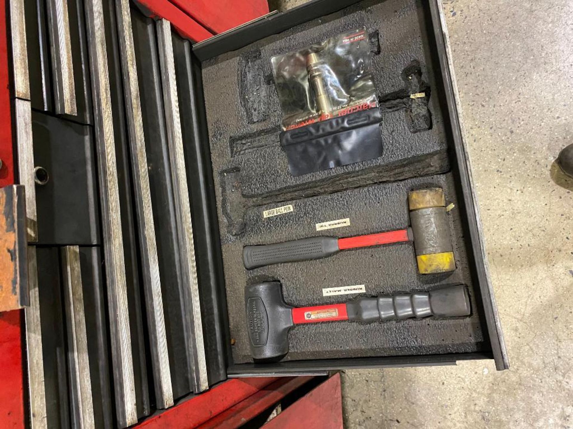 CRAFTSMAN ROLLING TOOLBOX AND CONTENTS - Image 4 of 8