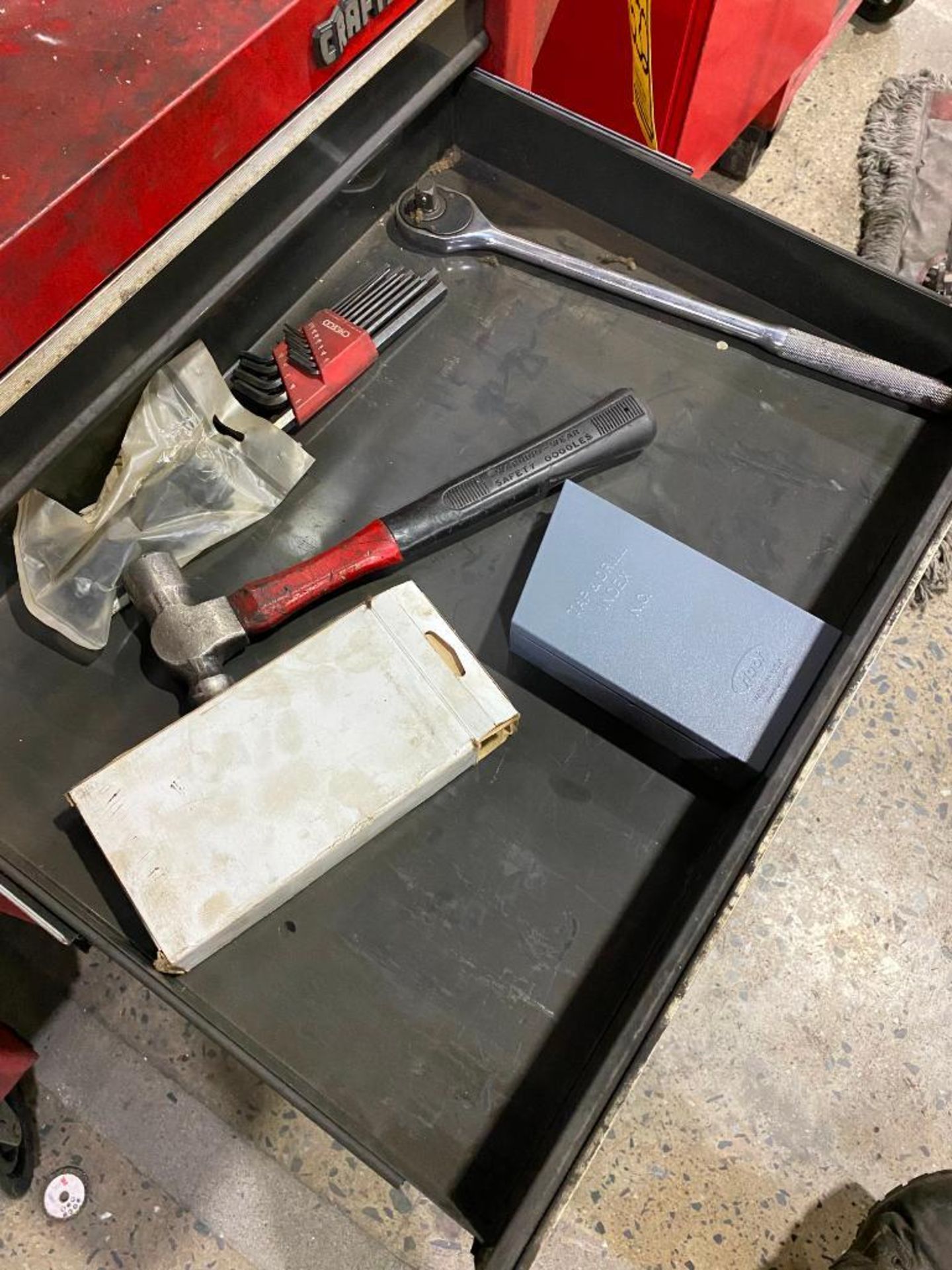 CRAFTSMAN ROLLING TOOLBOX AND CONTENTS - Image 7 of 7