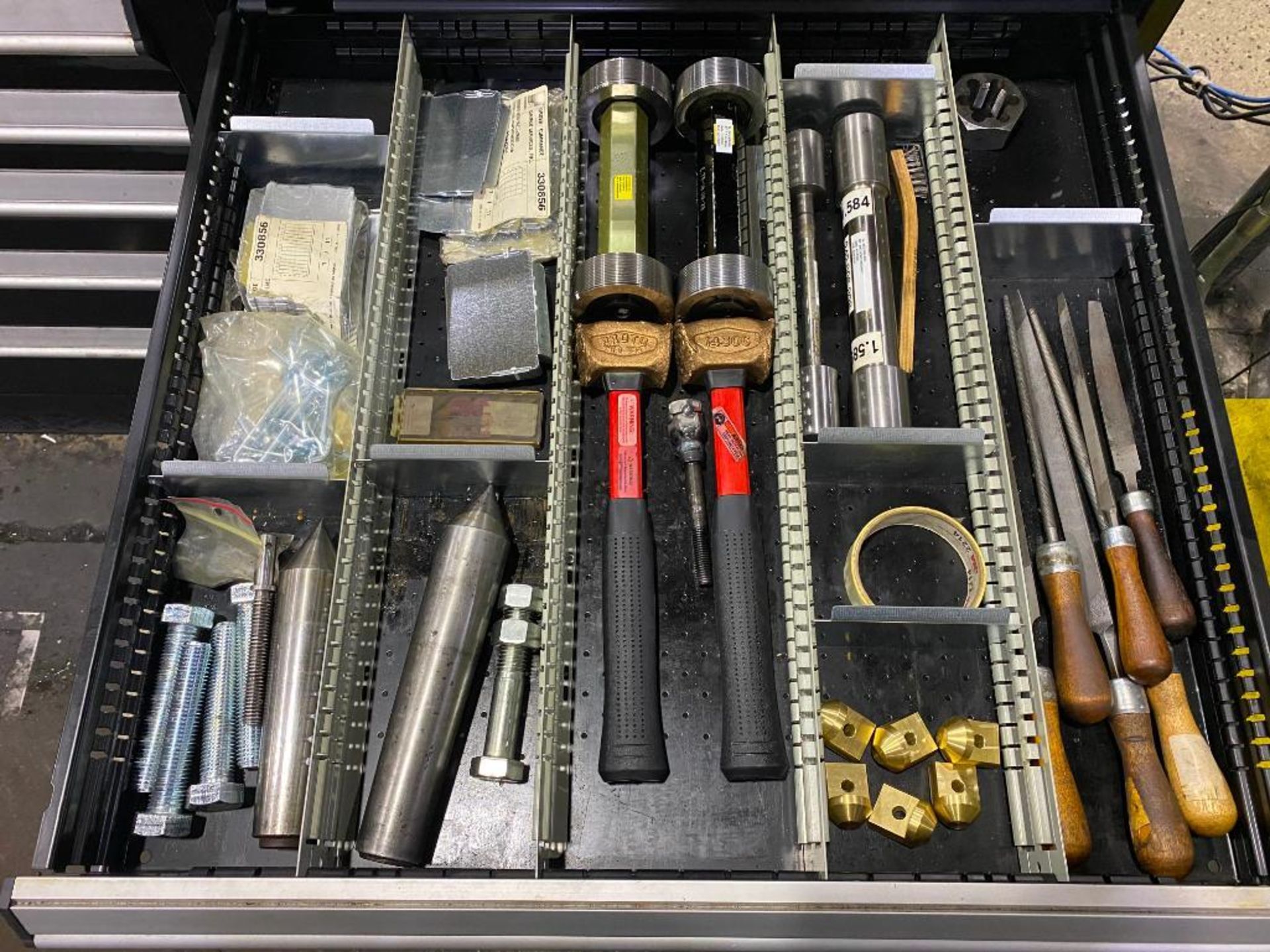 VIDMAR WORKBENCH STAINLESS STEEL TOP AND CONTENTS OF ASSORTED INSPECTION TOOLS AND PRECISION EQUIPME - Image 6 of 9