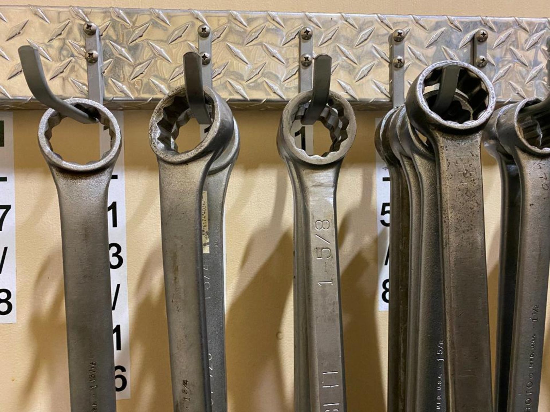 ASSORTED STANDARD COMBINATION WRENCHES, 15/16'' - 2-3/8'' - Image 4 of 4