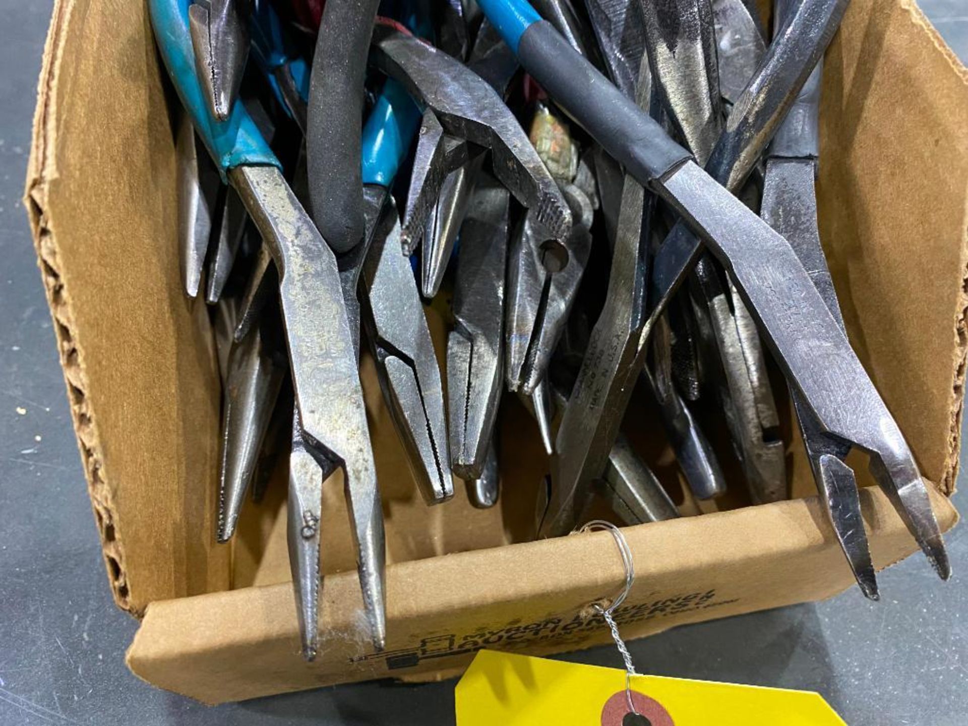 ASSORTED NEEDLE NOSE PLIERS - Image 2 of 2