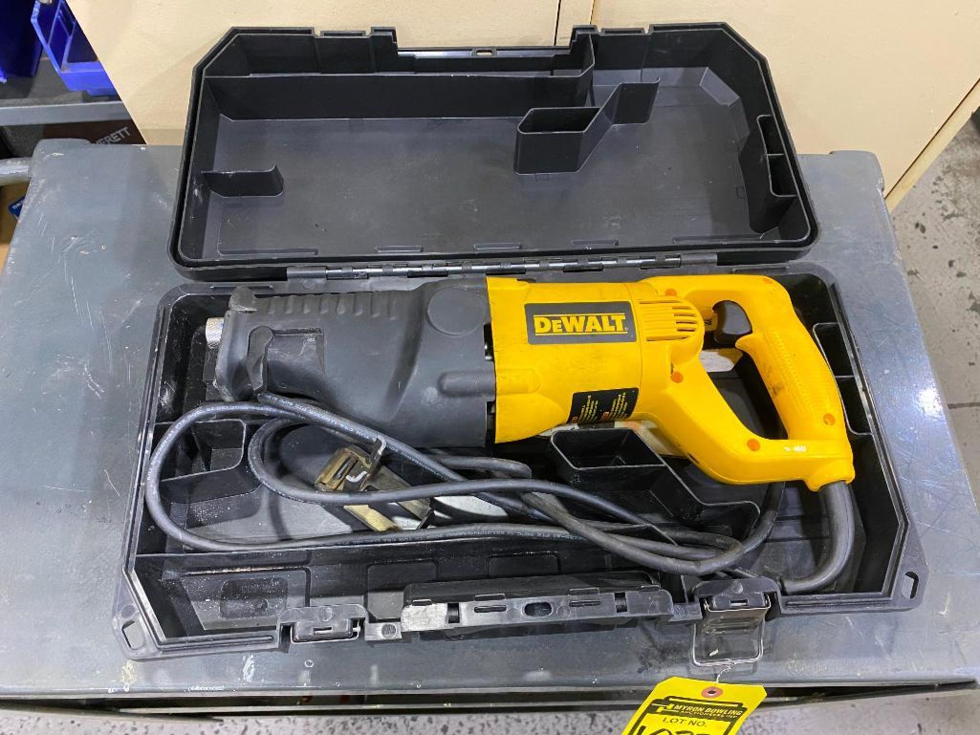 DEWALT DW310 RECIPROCATING SAW