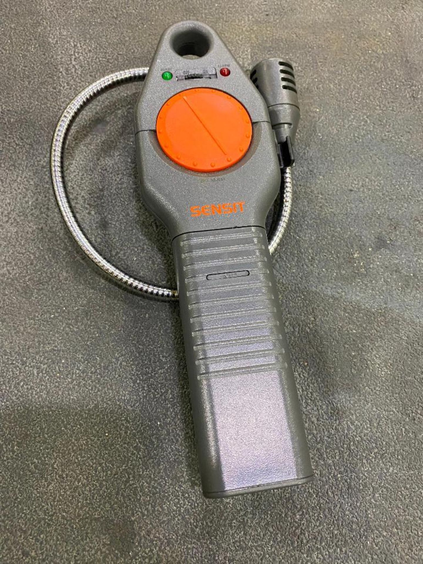 SENSIT GAS DETECTOR MODEL HXG-2, S/N 32432 - Image 2 of 2