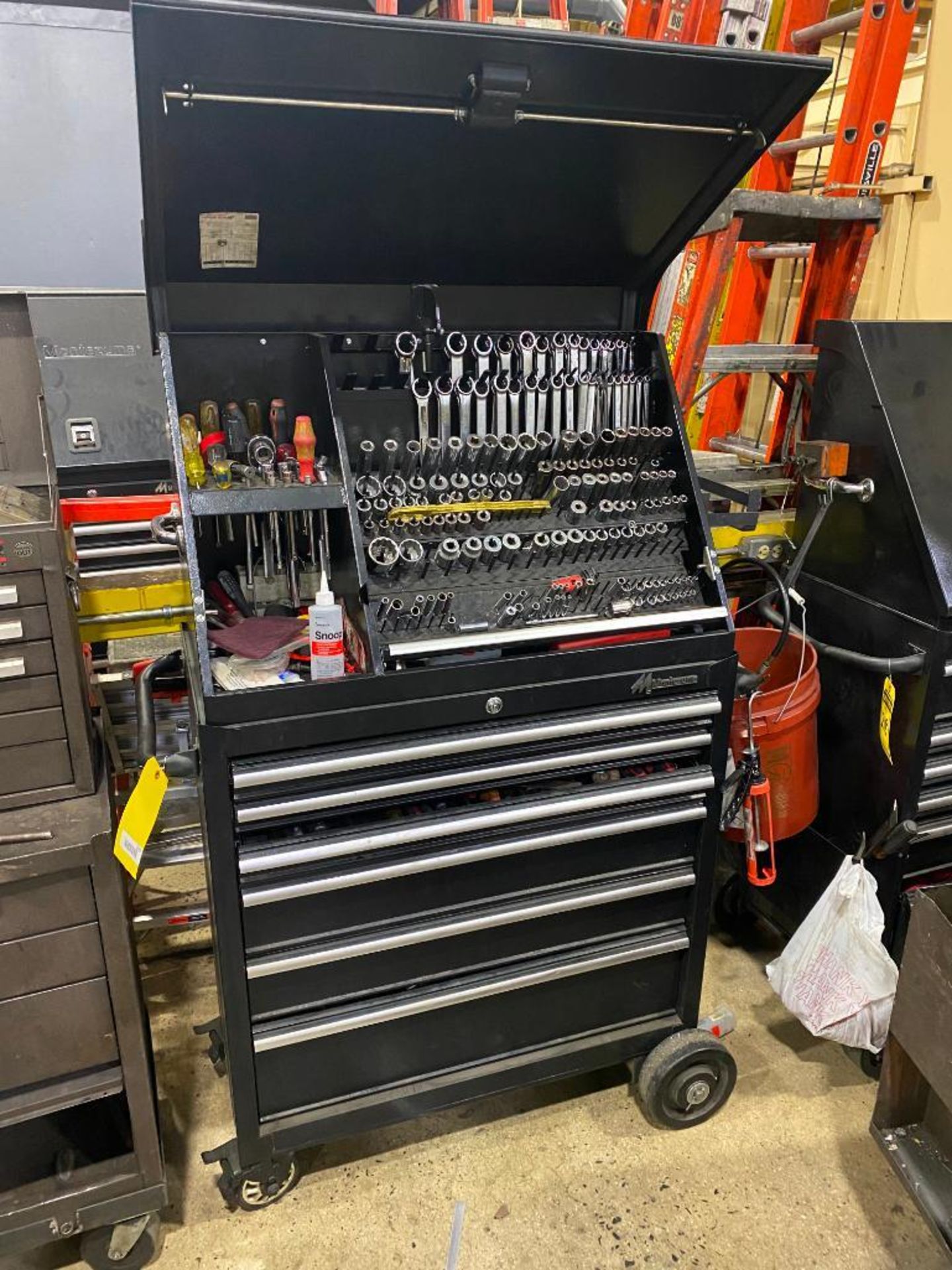 MONTEZUMA 36'' X 17'' TOP CHEST TOOLBOX AND CONTENTS OF ASSORTED HAND TOOLS