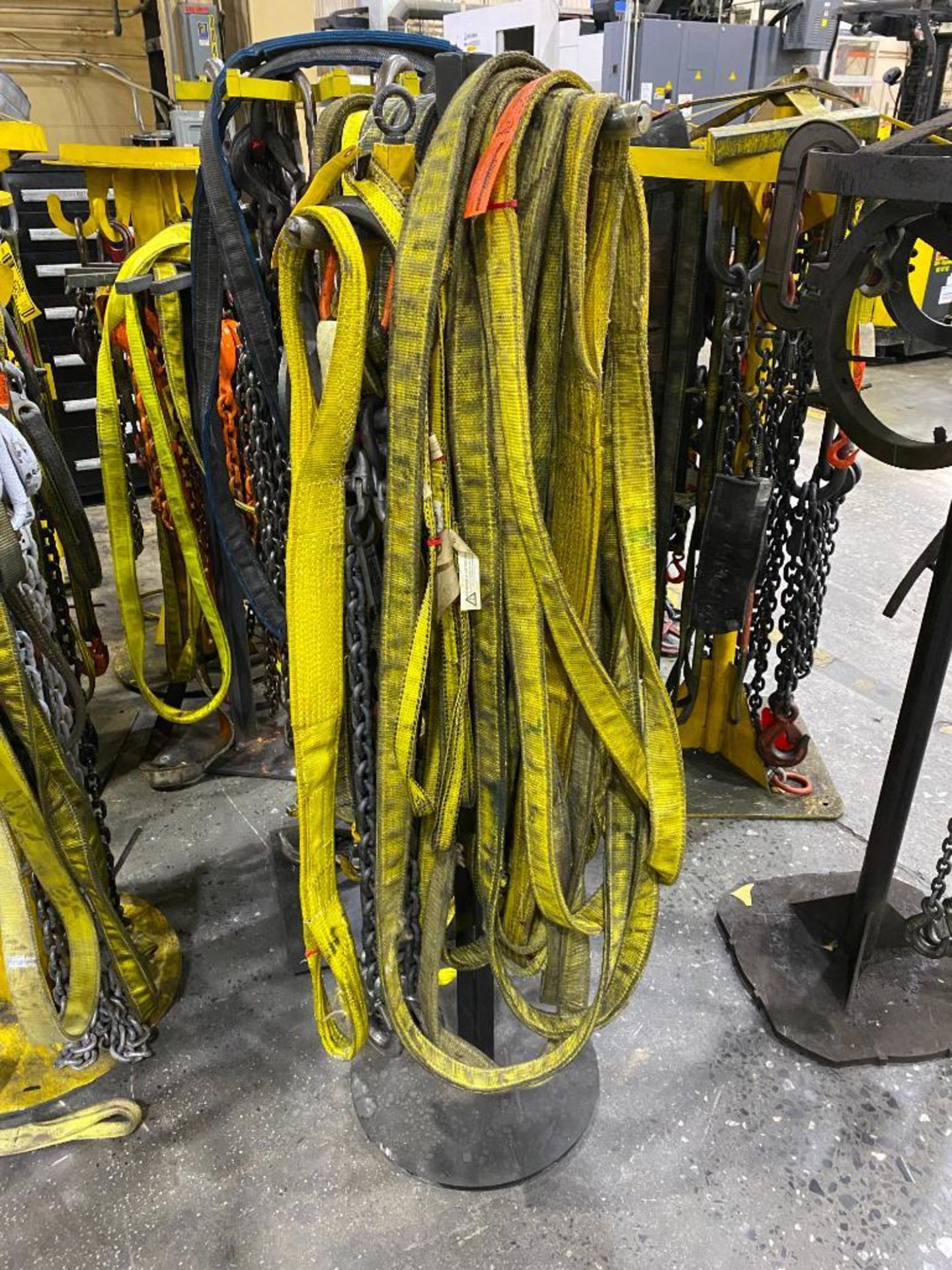 RACK AND CONTENTS OF ASSORTED CHAIN AND NYLON RIGGING