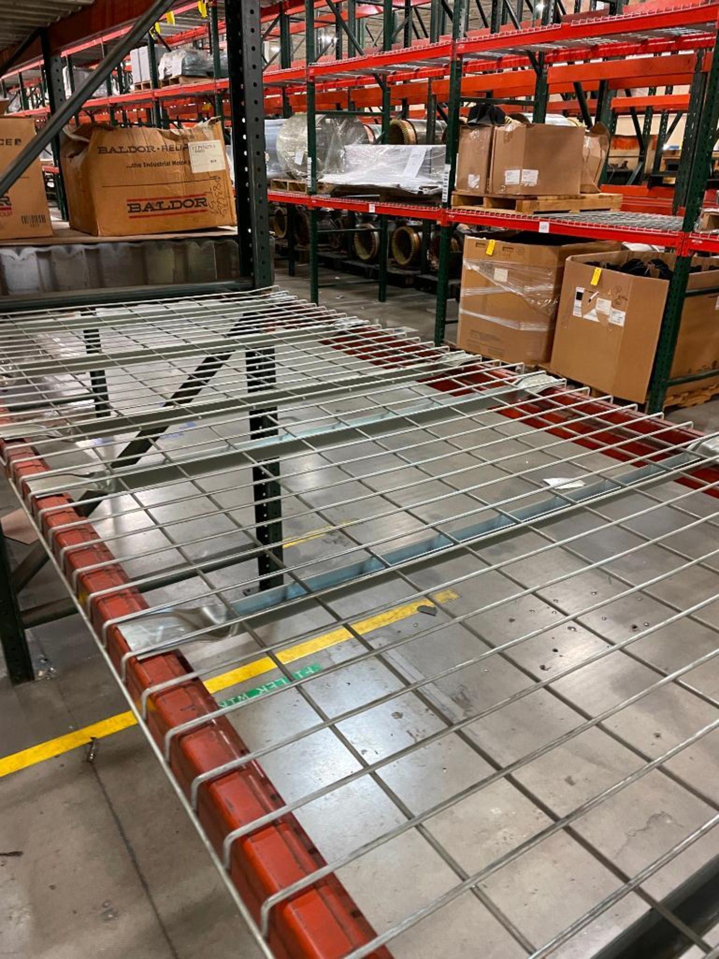 (12X) BAYS OF TEAR DROP STYLE PALLET RACKING, (13) 17' 6'' X 44'' UPRIGHTS, (44) 4'' X 96'' HORIZONT - Image 3 of 3