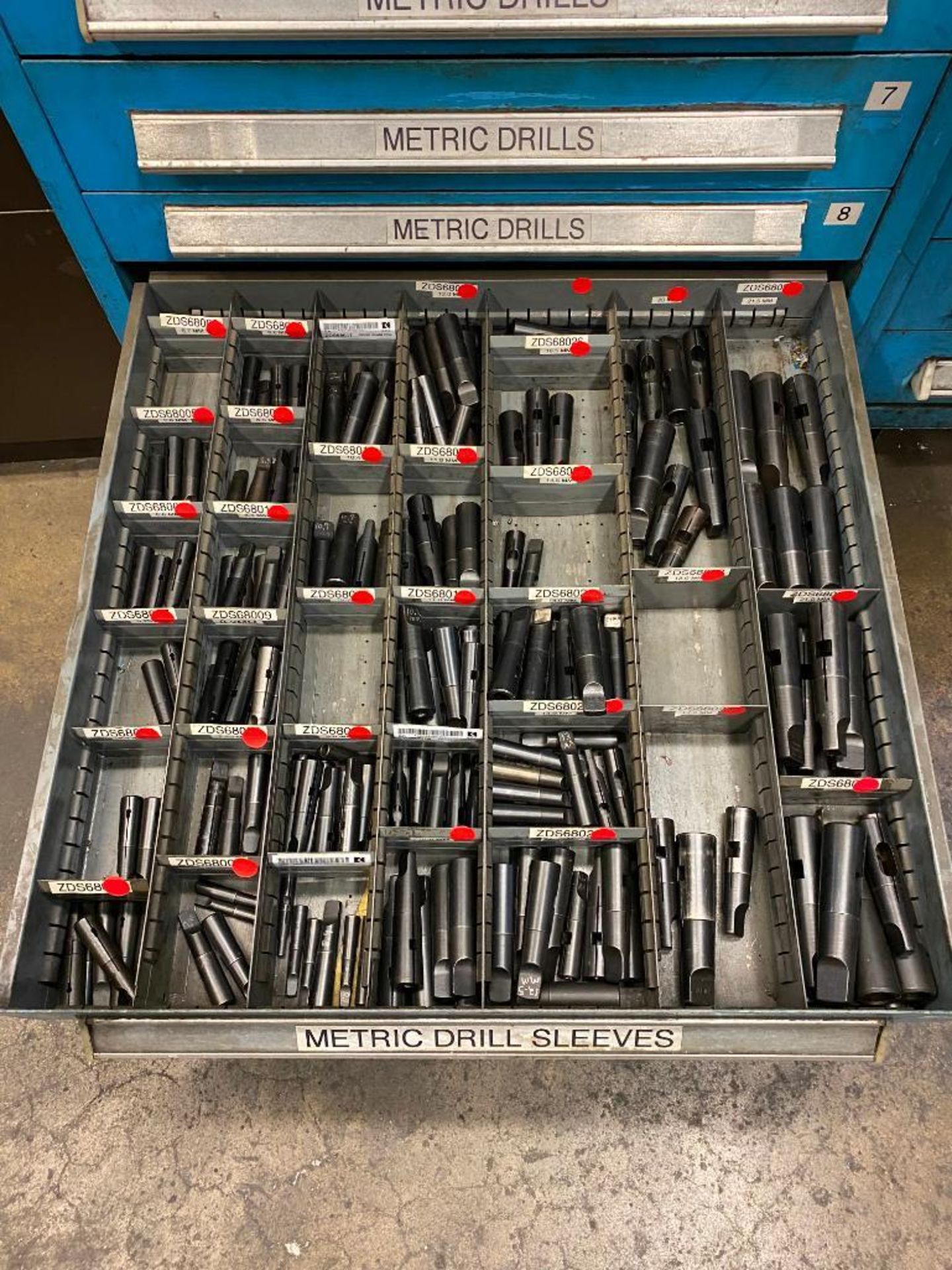 VIDMAR 10-DRAWER CABINET, W/ CONTENTS OF TAPS FROM M6 TO M50, METRIC DRILL BITS FROM M3.4 TO M45, ME - Image 10 of 11