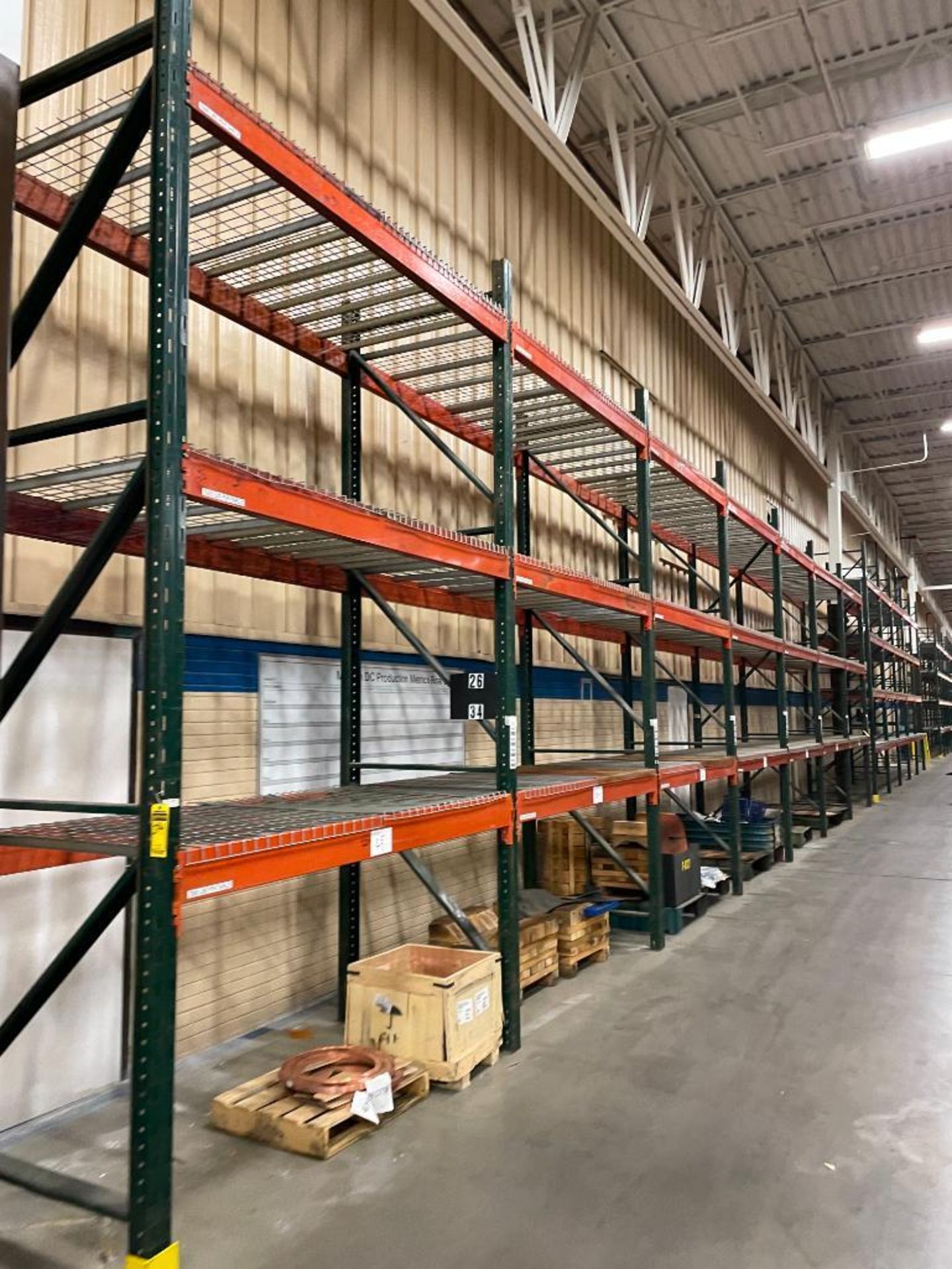 (7X) BAYS OF KEYSTONE GRAVITY LOCK PALLET RACKING, (8) 17' X 44'' UPRIGHTS, (42) 6 1/2''X96'' HORIZO