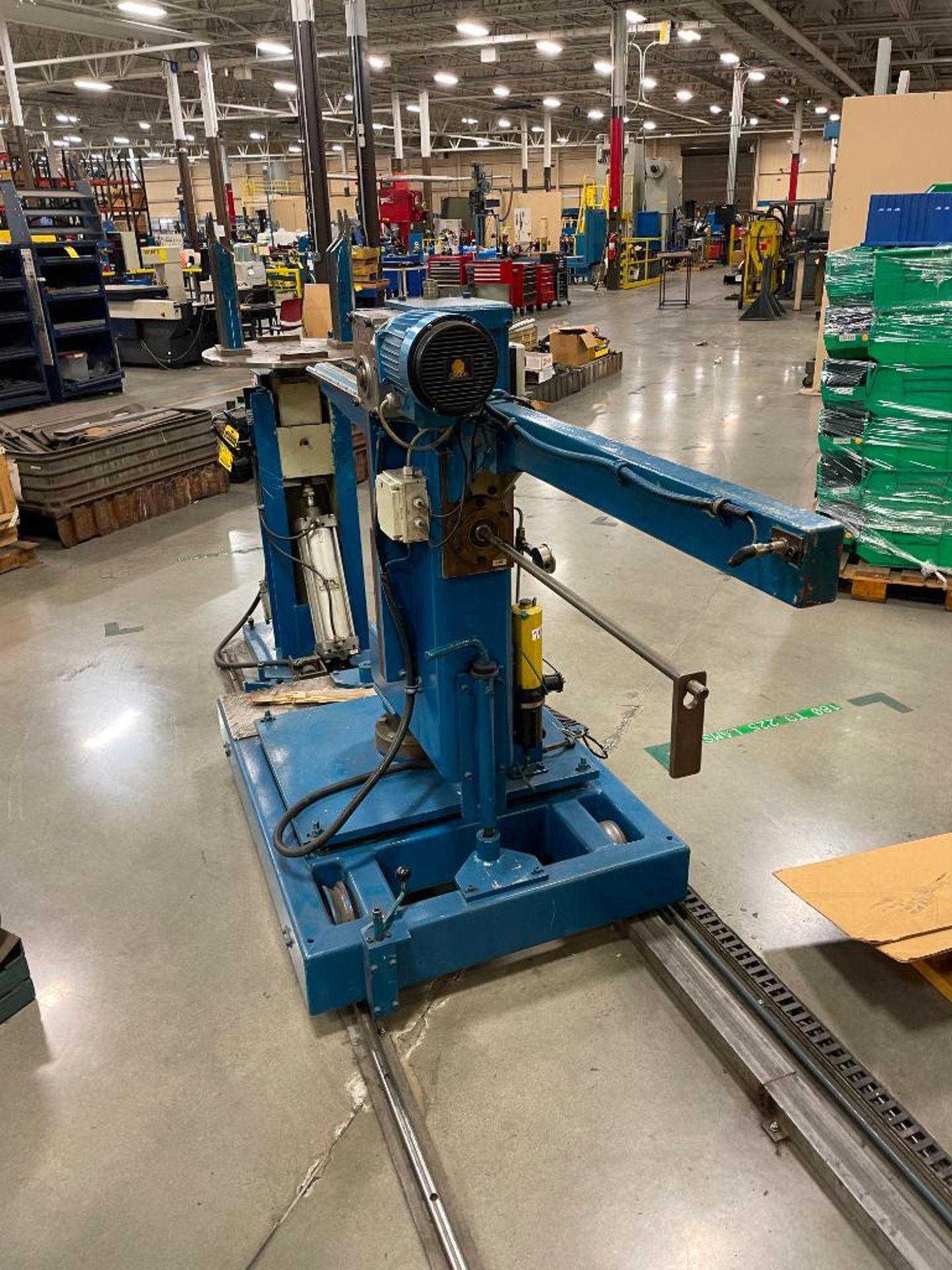 ABB ROBOTIC FRAME WELDING CELL, (1) 16' IN-FEED FRAME POSITIONER, (1) 21' OUT FEED ADJUSTABLE HEIGHT - Image 11 of 12