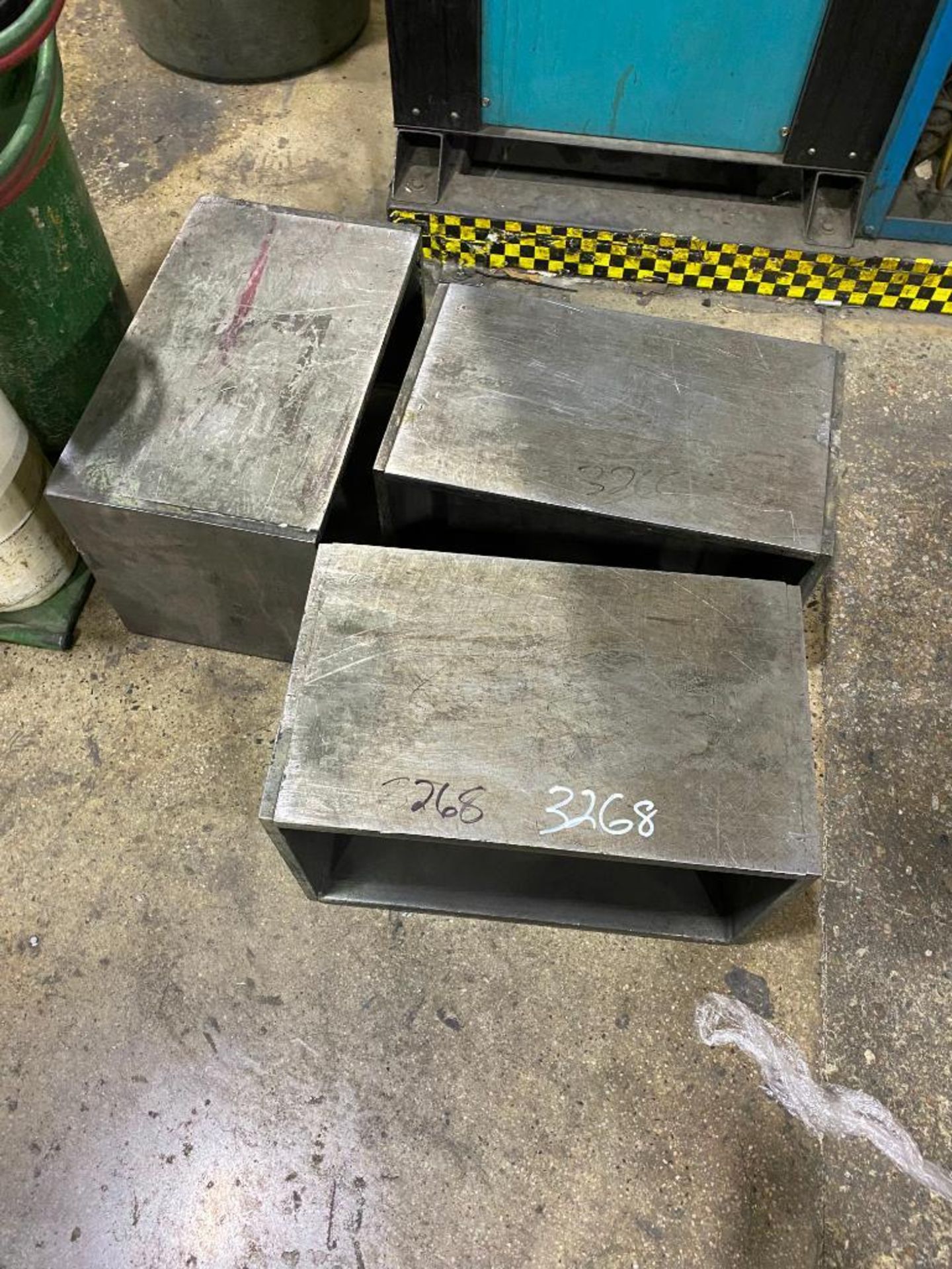 (3) STEEL STANDS, 12'' X 12'' X 20'', 5'' BENCH VISE AND PEDESTAL