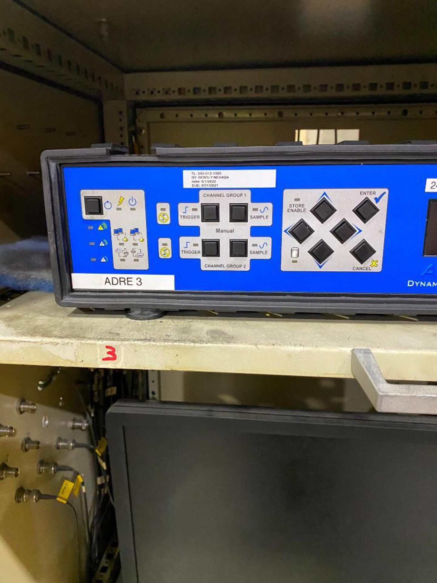 VIBRATION MEASURING CABINET INCL., ADRE DYNAMIC SIGNAL PROCESSING INSTRUMENT, MODEL 408DSPI (NO COMP - Image 2 of 3