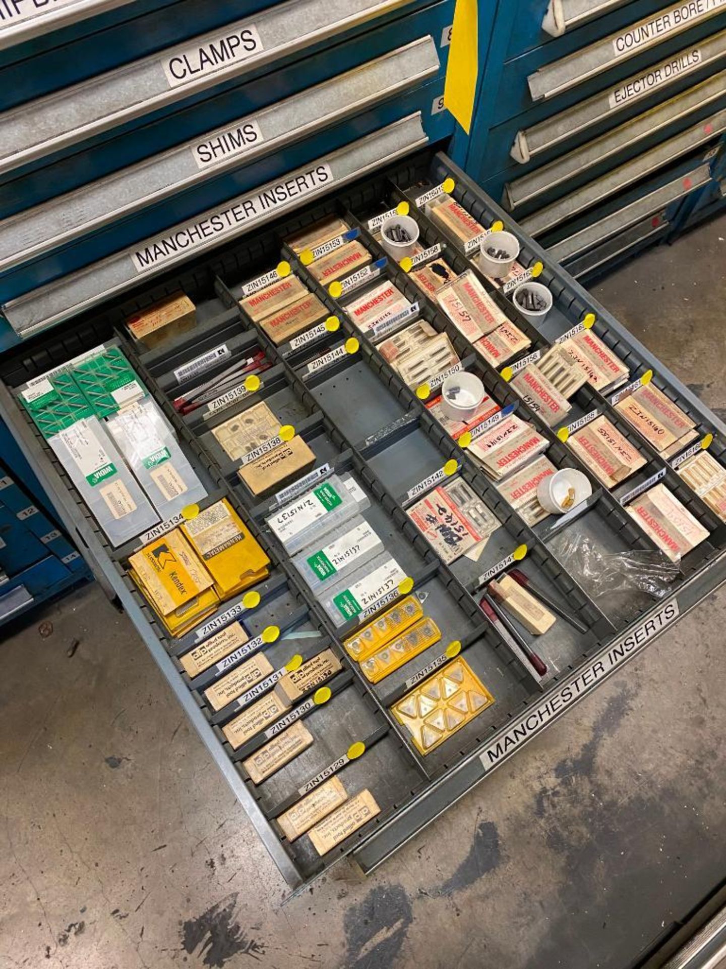 VIDMAR CABINET AND CONTENTS OF ASSORTED TOOL HOLDERS, SUPPORT BLADES, SHIMS AND CLAMPS - Image 11 of 15
