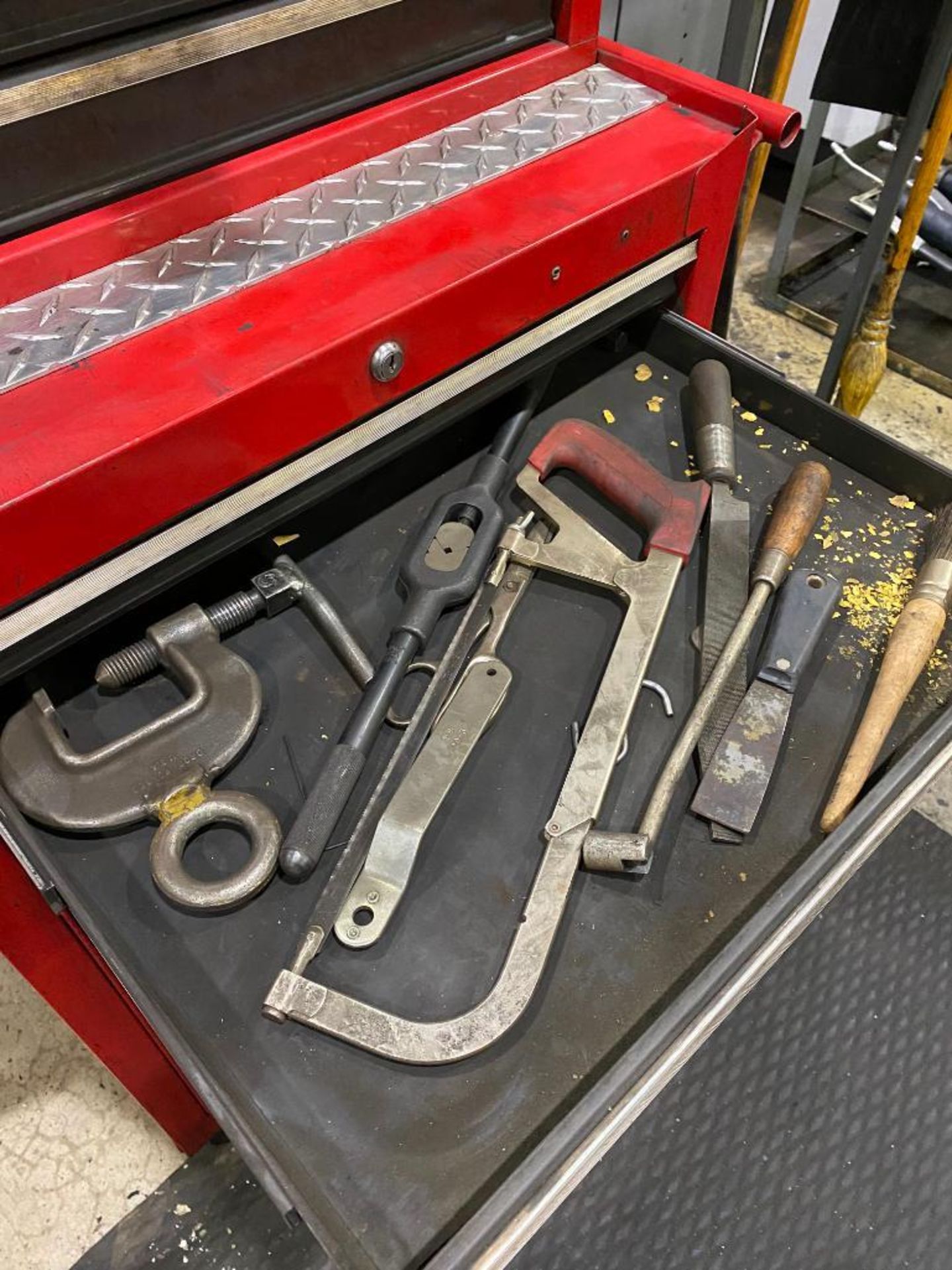 CRAFTSMAN ROLLING TOOLBOX, CONTENTS OF ASSORTED HAND TOOLS - Image 6 of 8