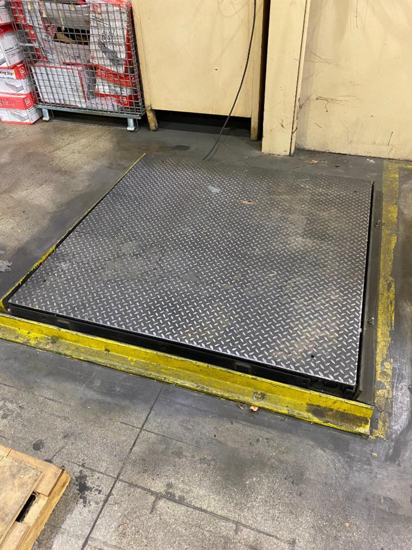 STABILINE PLATFORM SCALE, DIGITAL READOUT, 10,000X1