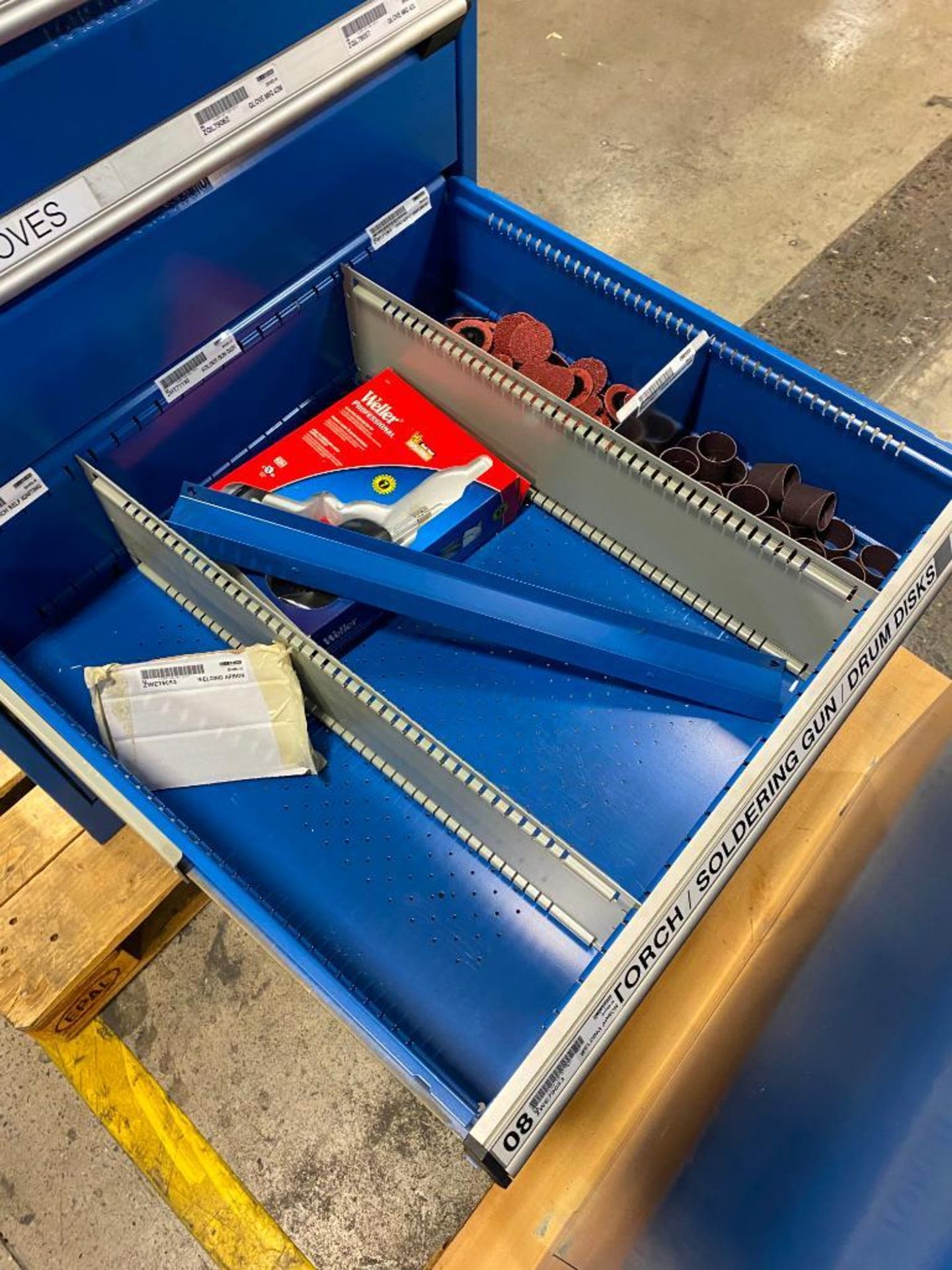 ROUSSEAU CABINET AND CONTENTS OF ASSORTED SAWBLADES, WELDING TIPS, TOOLING, GLOVES, JACKETS - Image 9 of 10