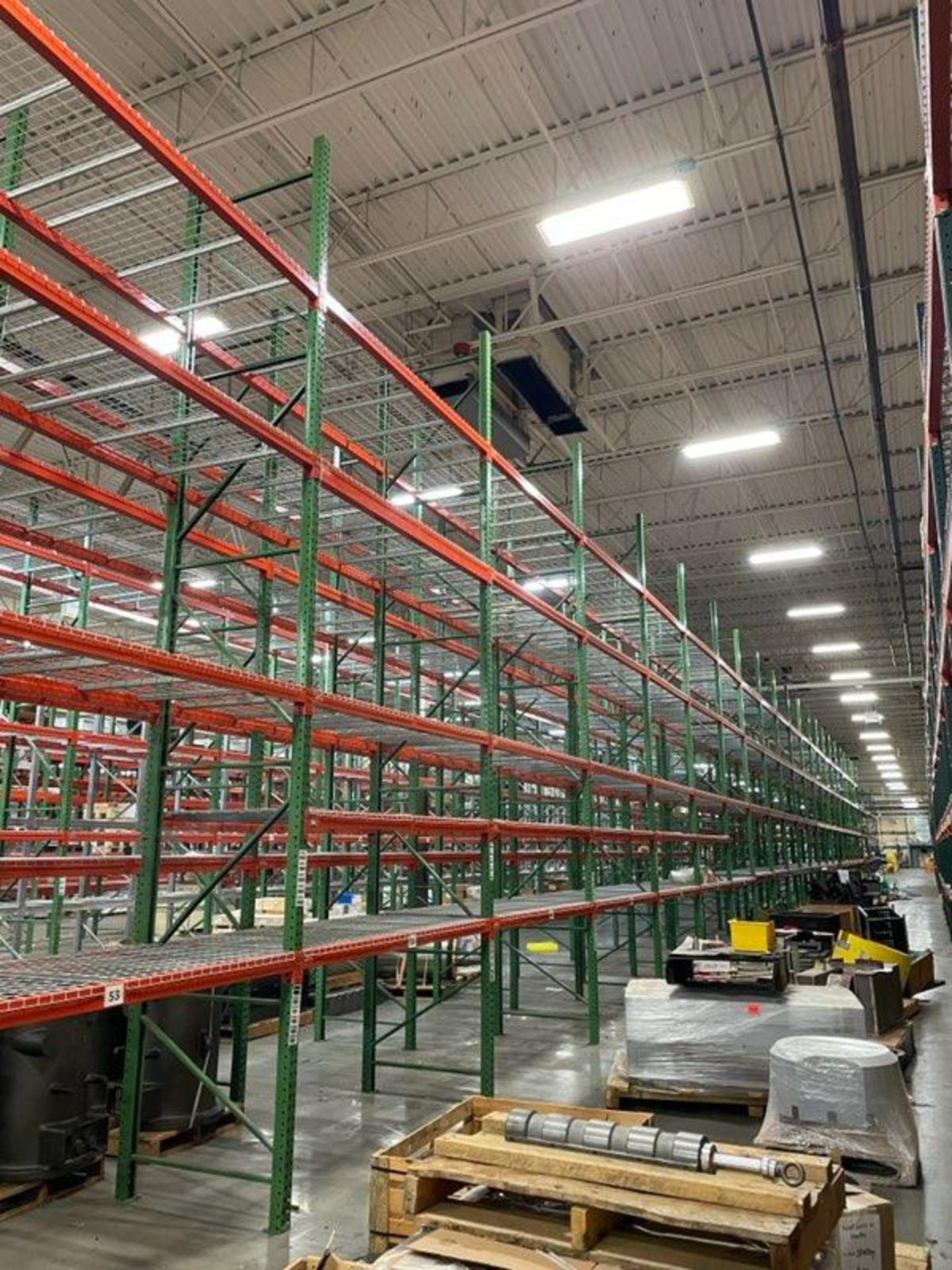 (22X) BAYS OF TEAR DROP STYLE PALLET RACKING, (23) 20' X 42'' UPRIGHTS, (114) 5-1/2'' X 96'' HORIZON - Image 2 of 6