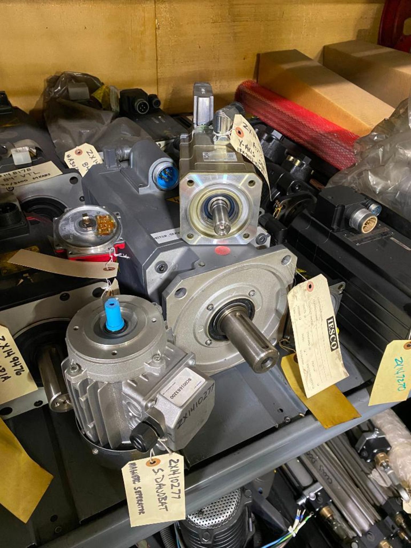 ASSORTED ELECTRIC MOTORS, SERVO MOTORS 20 HP - 1/3 HP, (275+/-) ASSORTED FRAMES AND VOLTAGES - Image 8 of 15