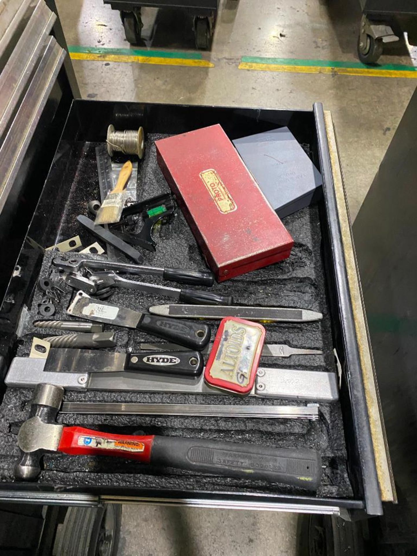 KENNEDY ROLLING TOOLBOX AND CONTENTS OF ASSORTED HAND TOOLS - Image 5 of 6