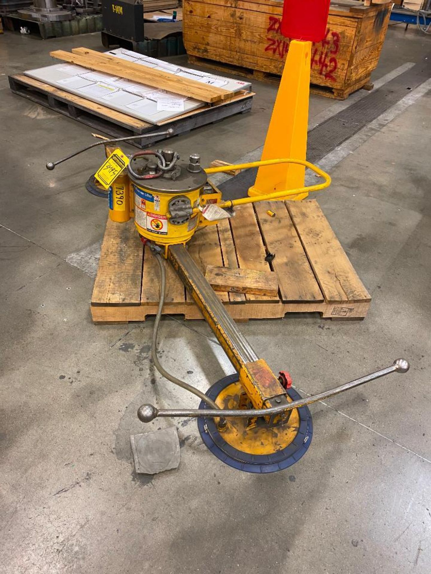 MECHANICAL VACUUM LIFTING DEVICE, 8' SPAN