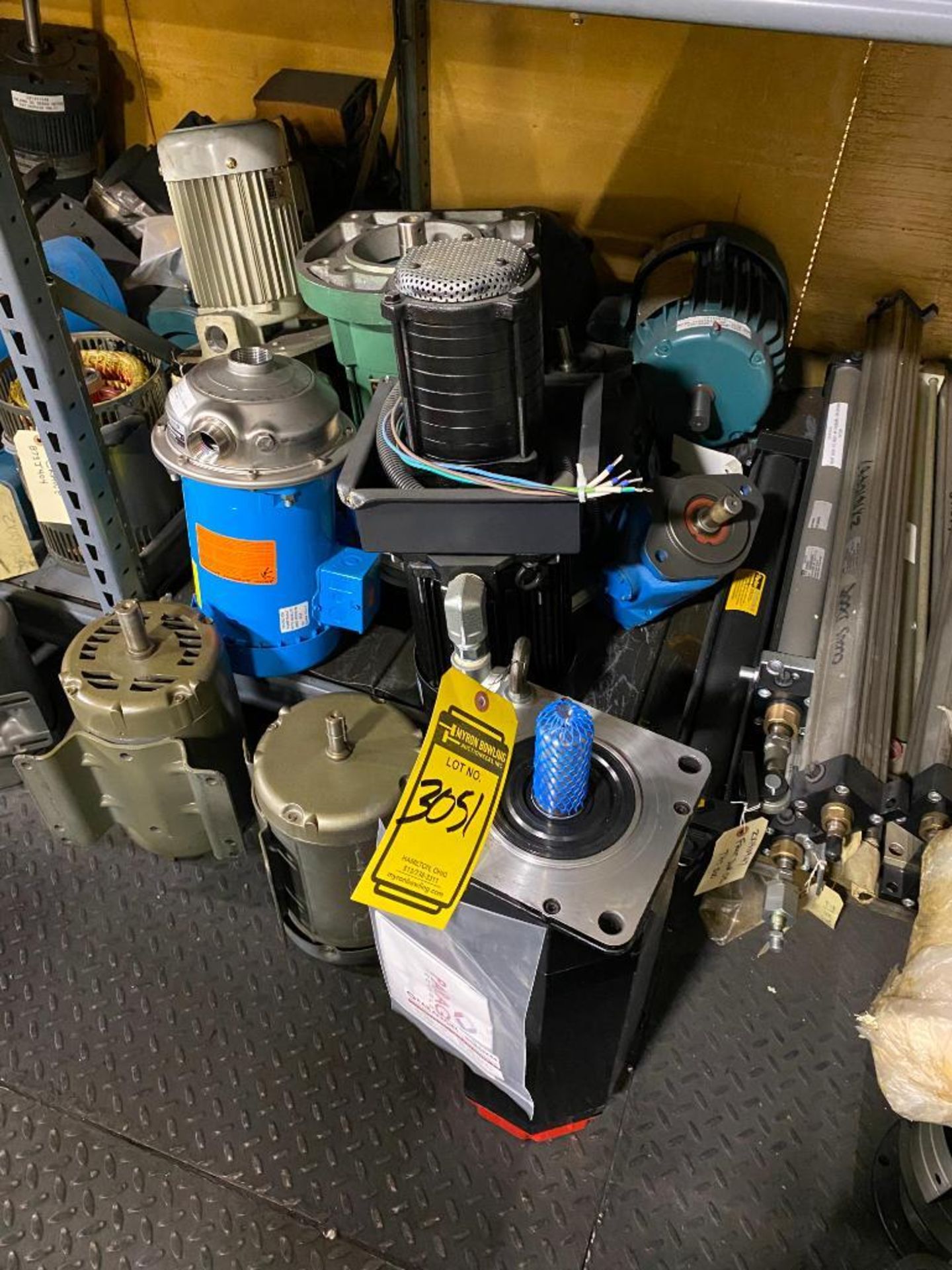 ASSORTED ELECTRIC MOTORS, SERVO MOTORS 20 HP - 1/3 HP, (275+/-) ASSORTED FRAMES AND VOLTAGES - Image 11 of 15