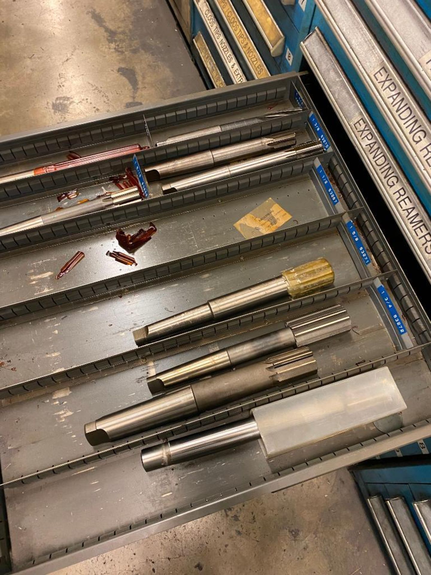 VIDMAR CABINET AND CONTENTS OF REAMERS AND EXPANDING REAMERS - Image 7 of 11