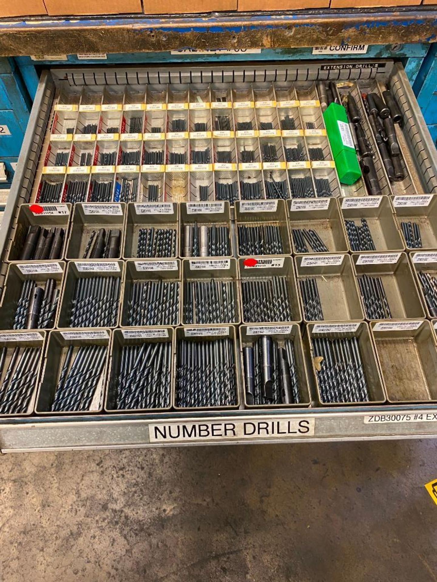 VIDMAR 10-DRAWER CABINET, W/ CONTENTS OF DRILL BITS #60 1-9/16'' - Image 2 of 11