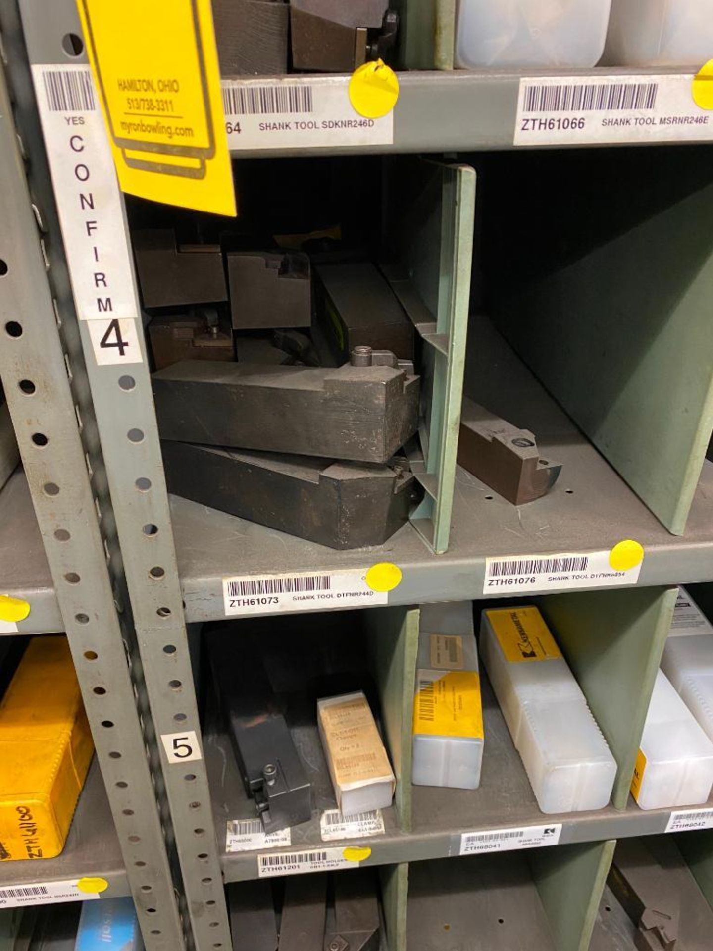 SHELF AND CONTENTS OF SANDVIC, DORLAN, AND KENNAMETAL TOOL HOLDERS SHANK TOOL - Image 3 of 3