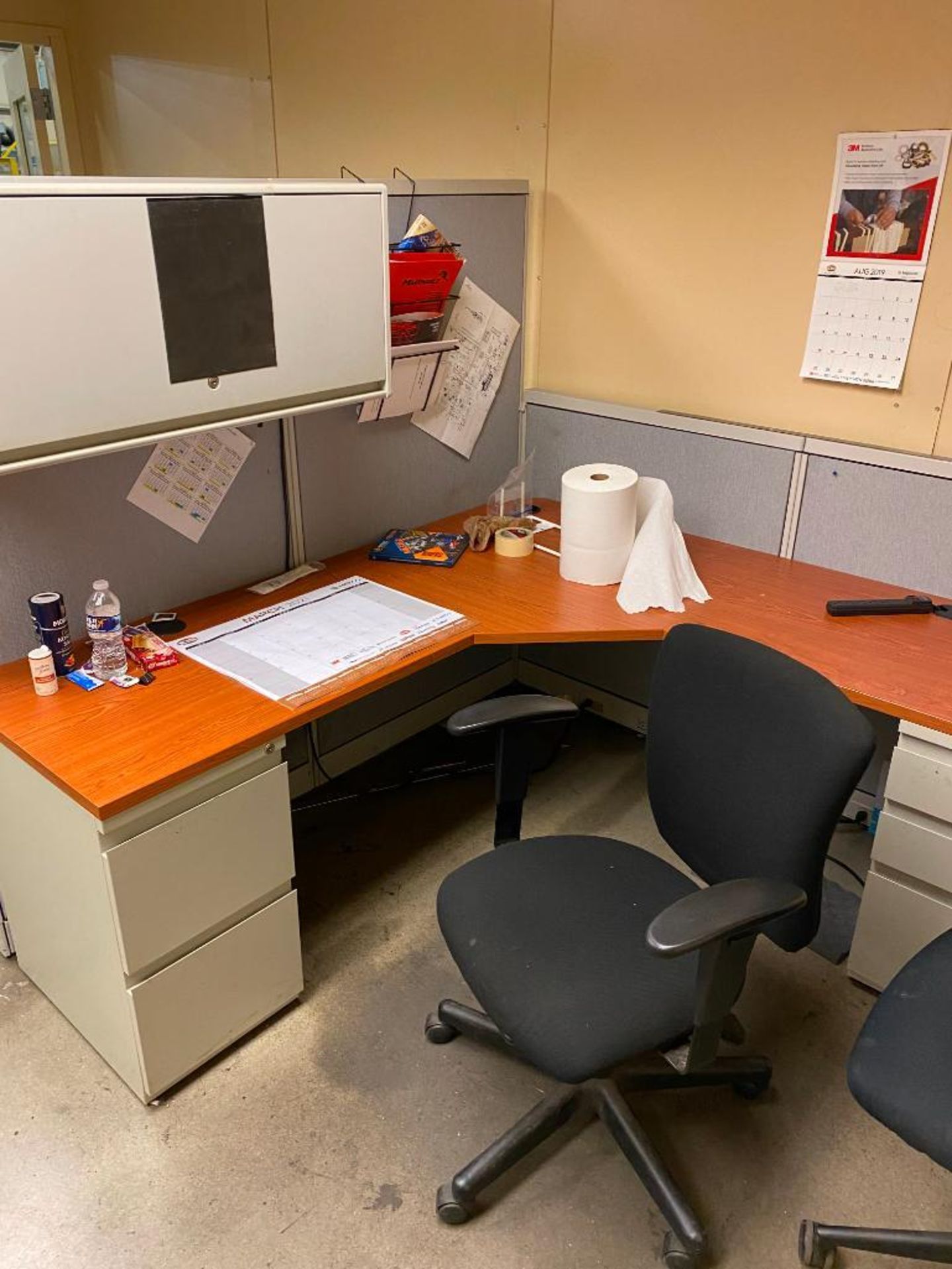 OFFICE BUILDING AND CONTENTS OF OFFICE FURNITURE AND CUBICLES - Image 4 of 5